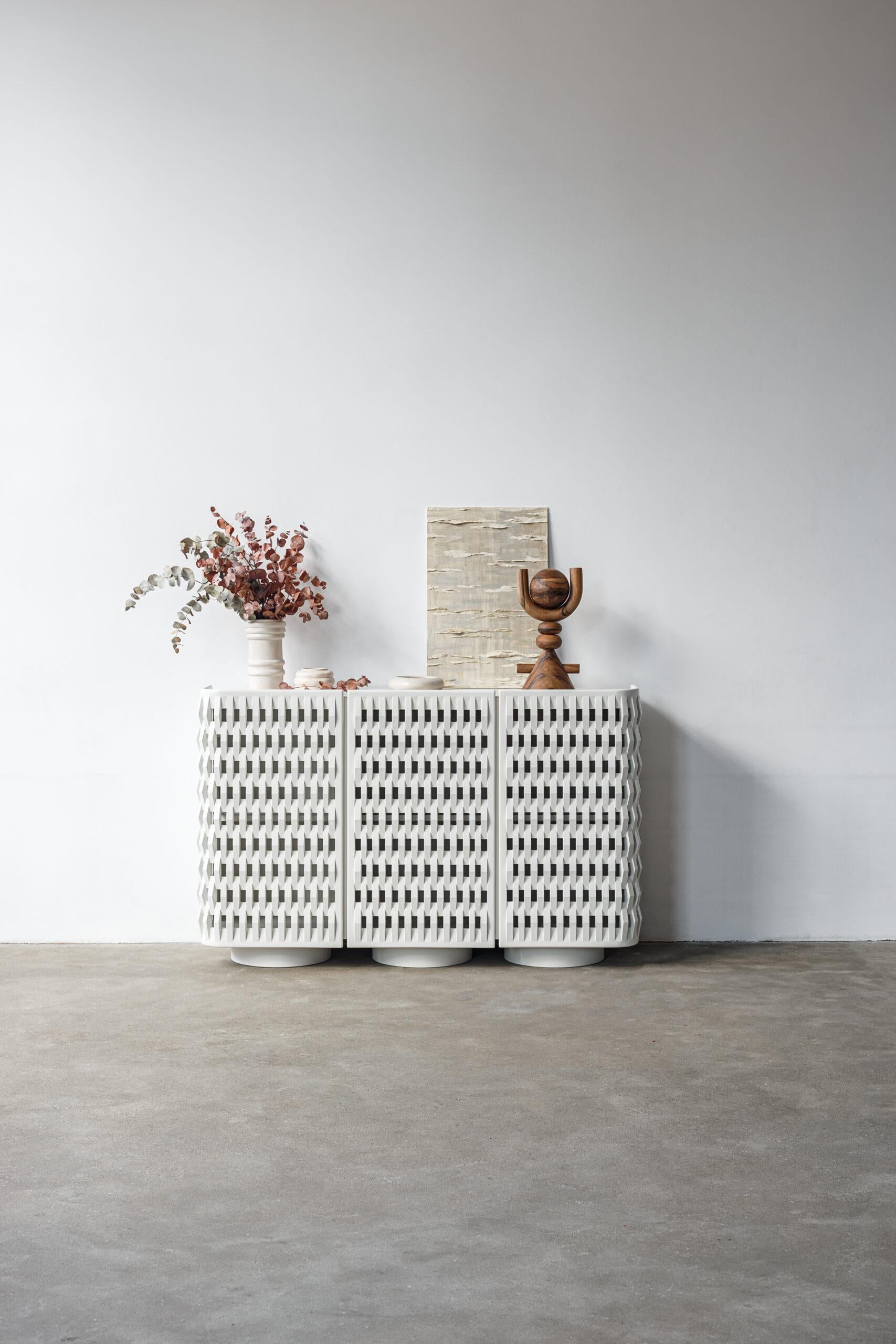 https://a.1stdibscdn.com/chain-mail-iii-cabinet-by-zemna-for-sale-picture-5/f_12192/f_438140921740597459008/2_master.jpg