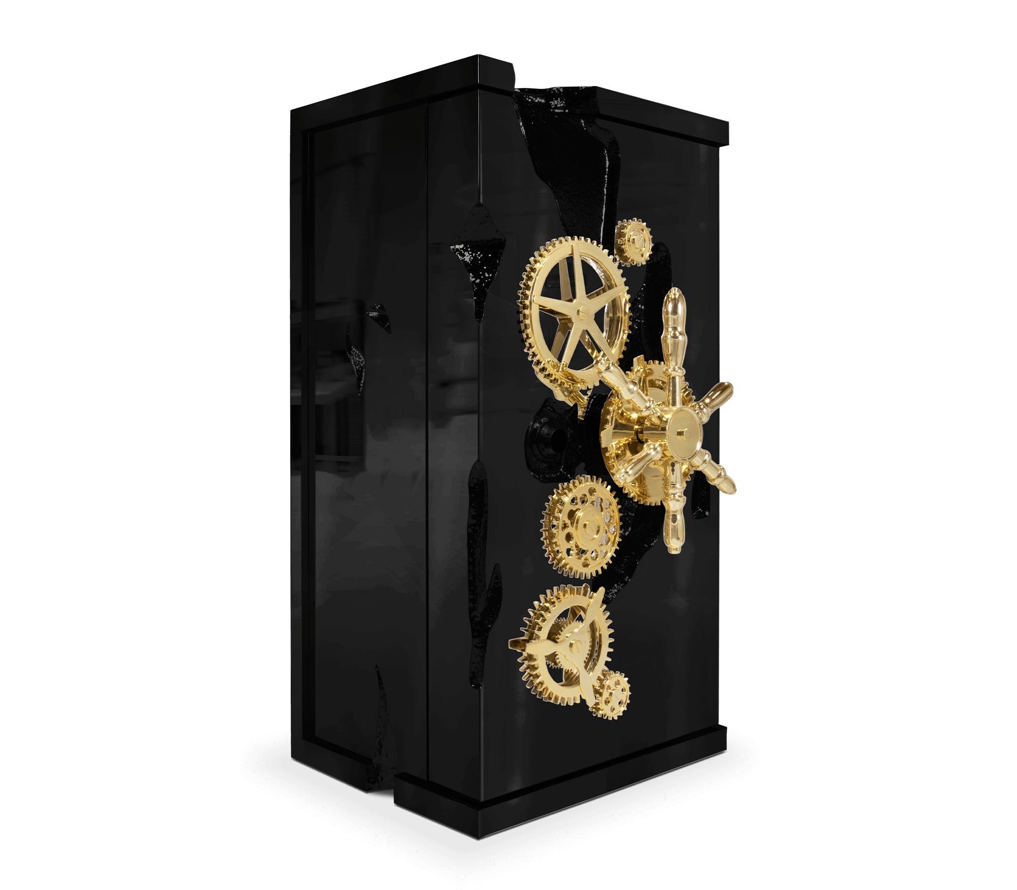 https://a.1stdibscdn.com/millionaire-black-luxury-safe-for-sale-picture-2/f_98262/f_401621421718274203856/2_master.jpg