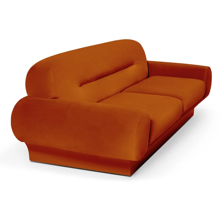 https://a.1stdibscdn.com/contemporary-velvet-sofa-with-oversized-curvy-arms-for-sale-picture-2/f_27693/f_330403821677654270800/2_master.jpg?width=768