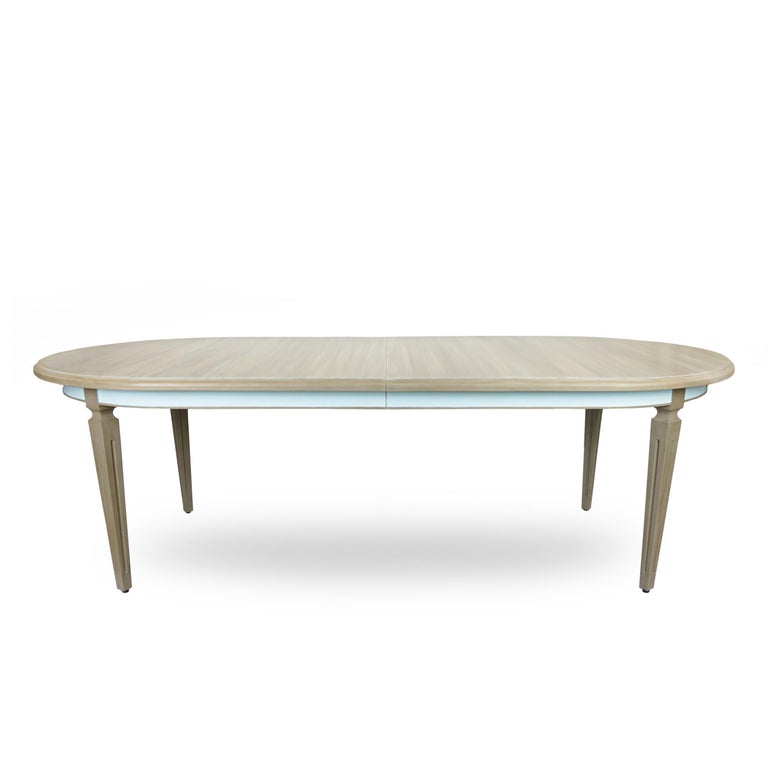 https://a.1stdibscdn.com/french-style-dining-table-with-2-leaf-extensions-for-sale-picture-2/f_21233/1626959912242/2_master.jpg?width=768
