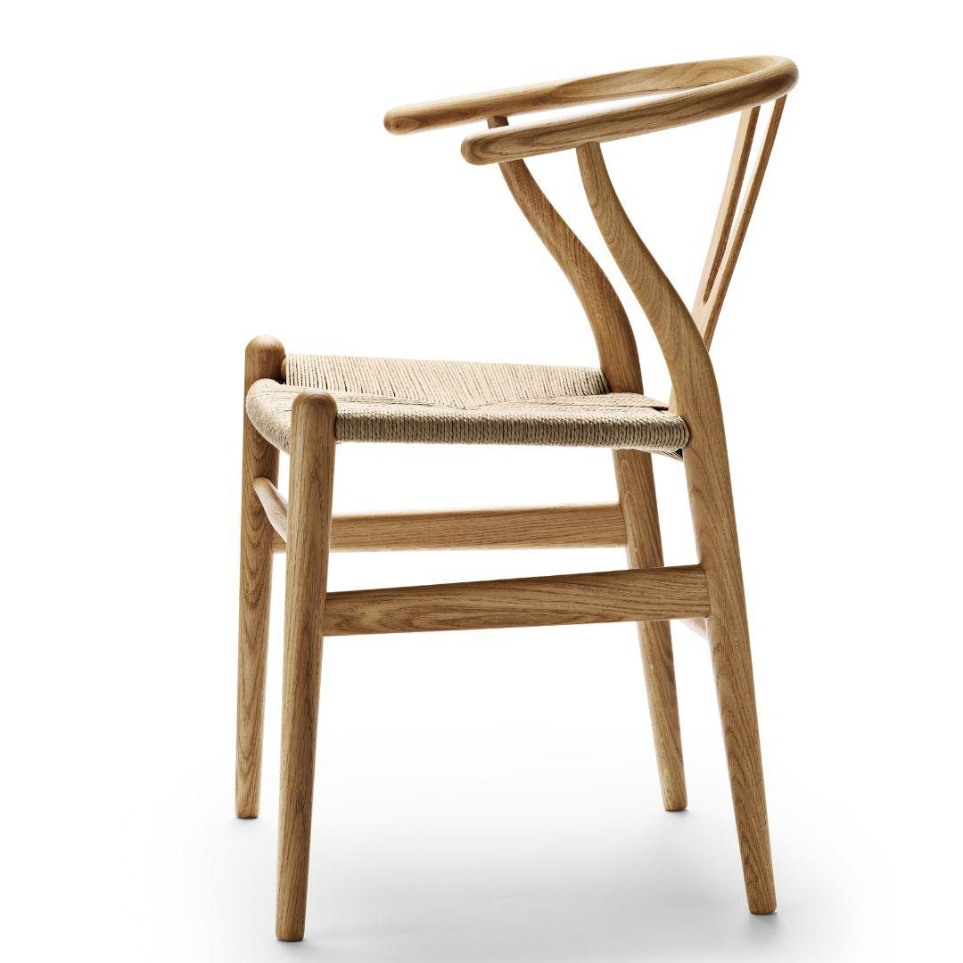 https://a.1stdibscdn.com/hans-j-wegner-ch24-wishbone-chair-in-oak-and-oil-for-carl-hansen-son-for-sale-picture-5/f_14472/f_316705521670637256516/2_master.jpg
