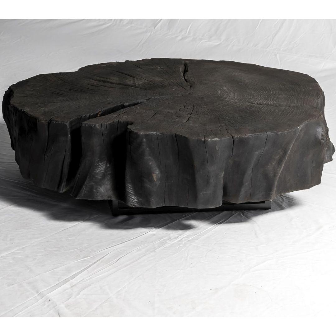 https://a.1stdibscdn.com/ebonised-poplar-trunk-coffee-table-for-sale-picture-2/f_98092/f_396117721715108119988/2_master.jpg