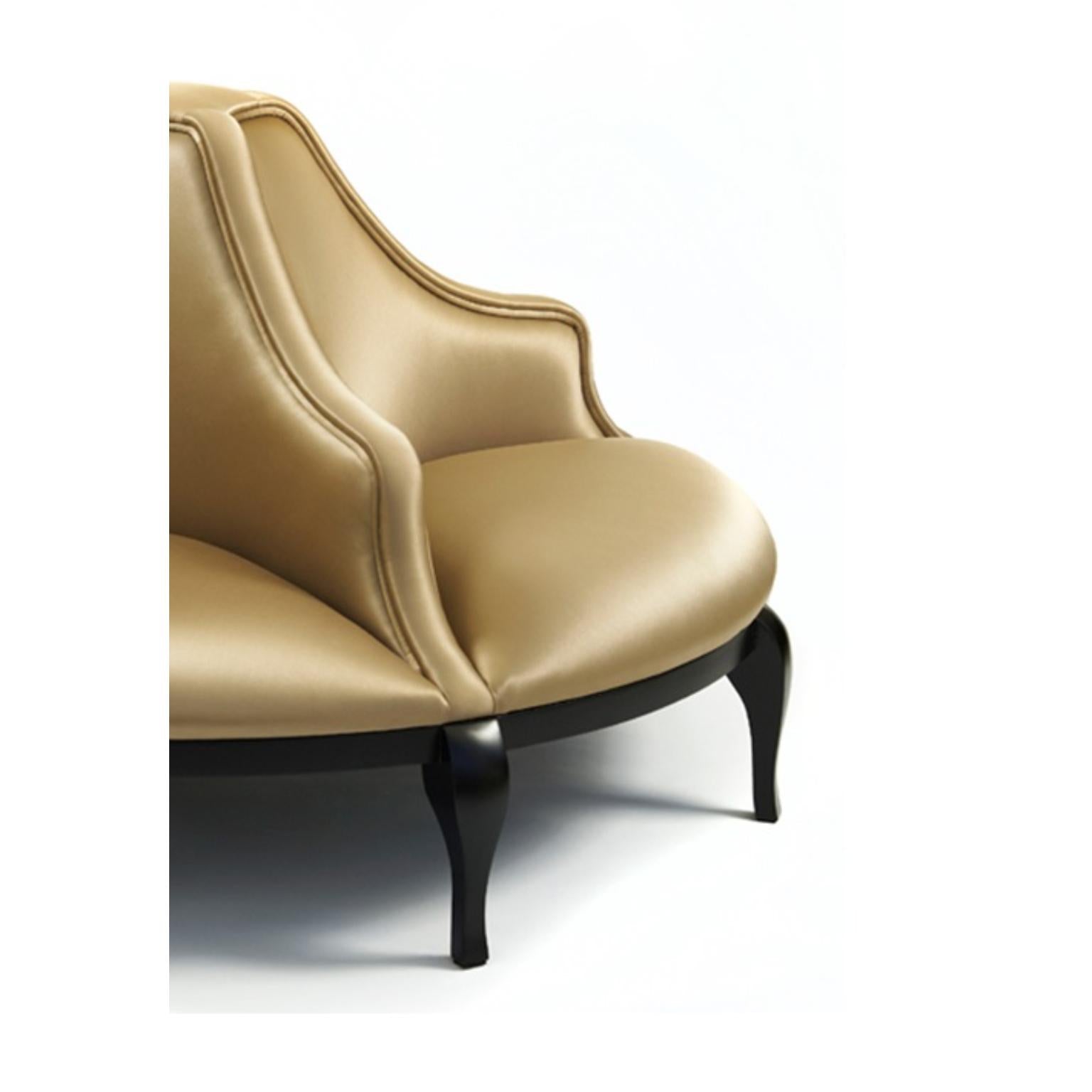 https://a.1stdibscdn.com/madeleine-round-sofa-by-munna-for-sale-picture-2/f_12192/f_436323821739552960053/2_master.jpg