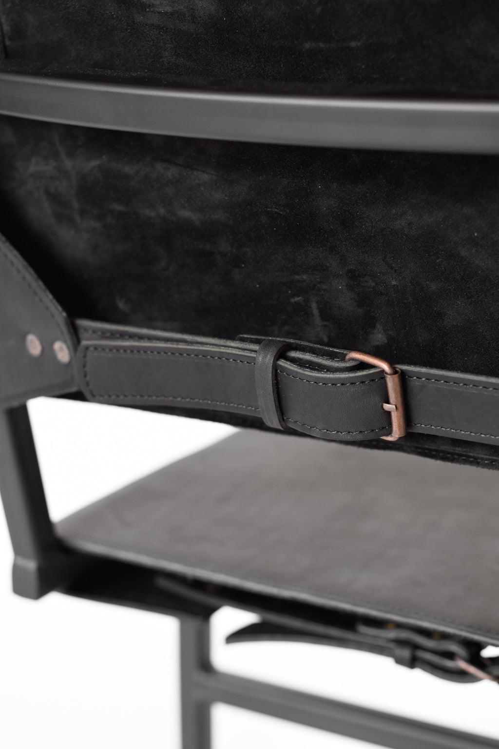 https://a.1stdibscdn.com/black-memento-chair-jesse-sanderson-for-sale-picture-7/f_12192/f_346022021685911983579/2_wdstck_memento_black_black_master.jpg