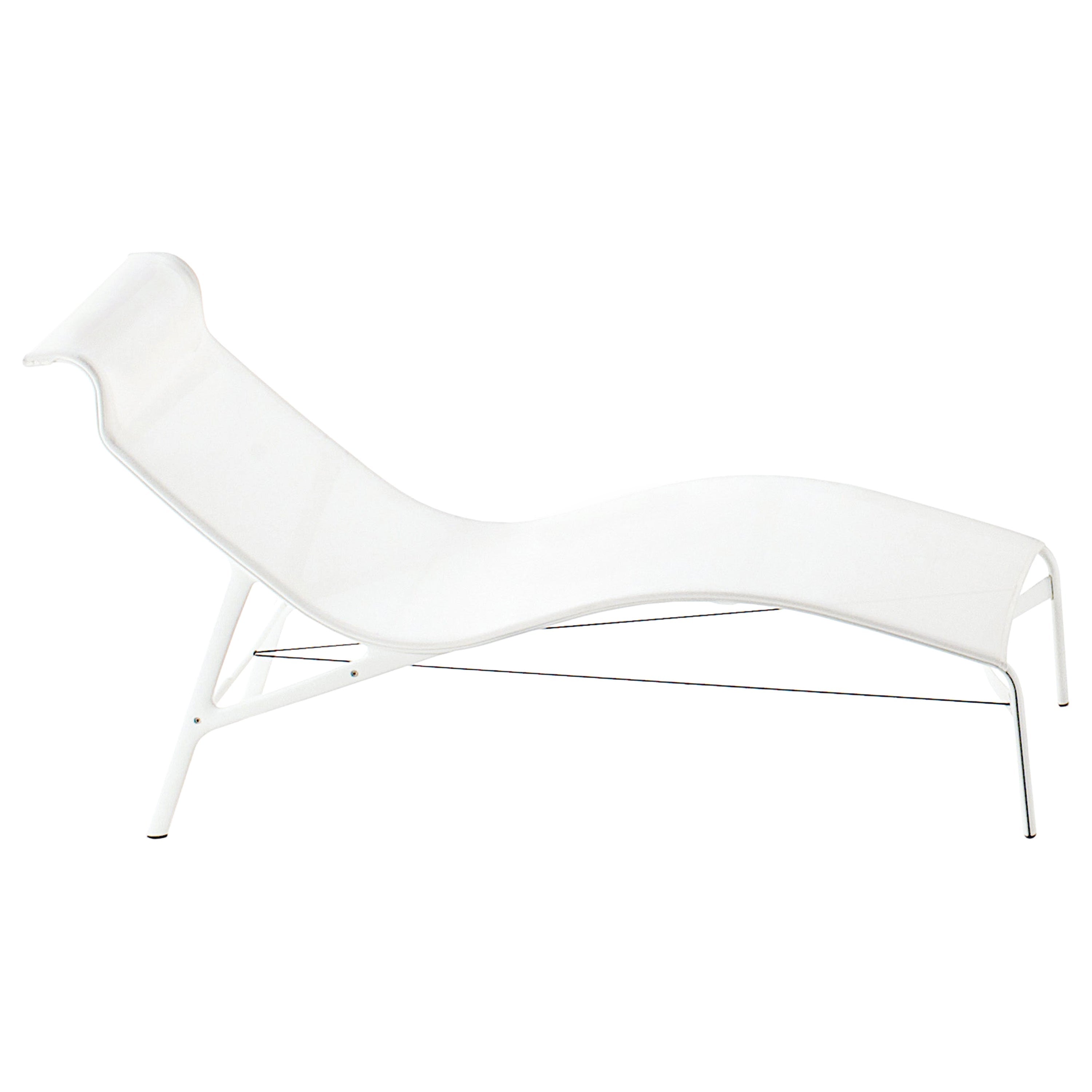 https://a.1stdibscdn.com/alias-419o-longframe-outdoor-chair-in-white-mesh-with-lacquered-aluminum-frame-for-sale/1121189/f_308184321666965986879/30818432_datamatics.jpg