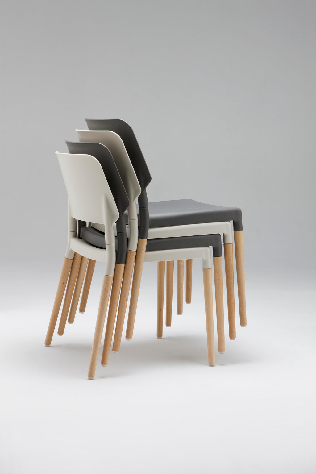 https://a.1stdibscdn.com/set-of-4-belloch-dining-chair-by-lagranja-design-for-sale-picture-5/f_12192/f_330994321677858586203/30_APILADAS_5543_master.jpg