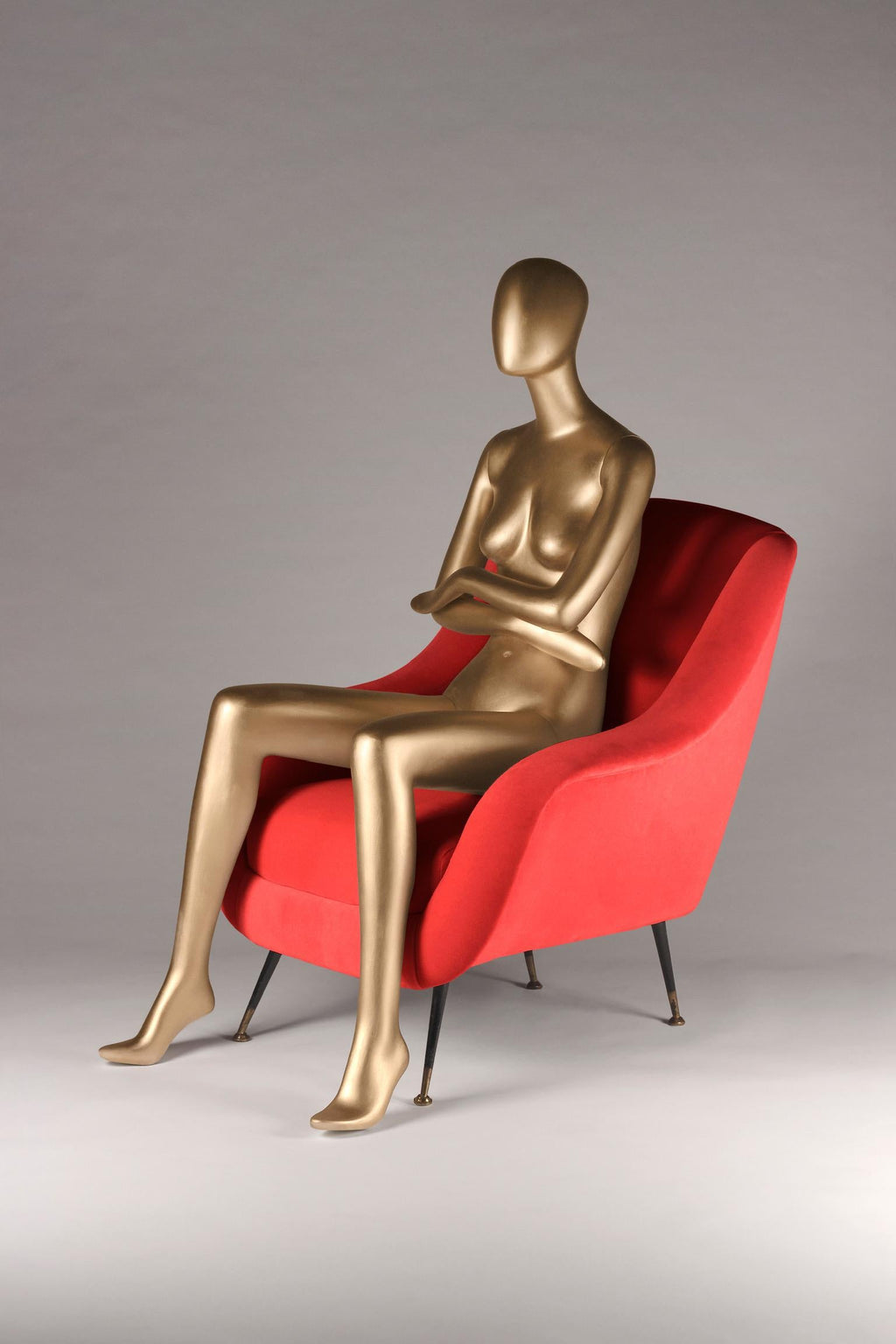 https://a.1stdibscdn.com/mid-century-modern-style-inspired-italian-lounge-chair-sophia-in-red-velvet-for-sale-picture-5/f_28683/f_156473421565963083199/3181646C_0B25_49D0_A517_C8898A772C6D_master.jpeg