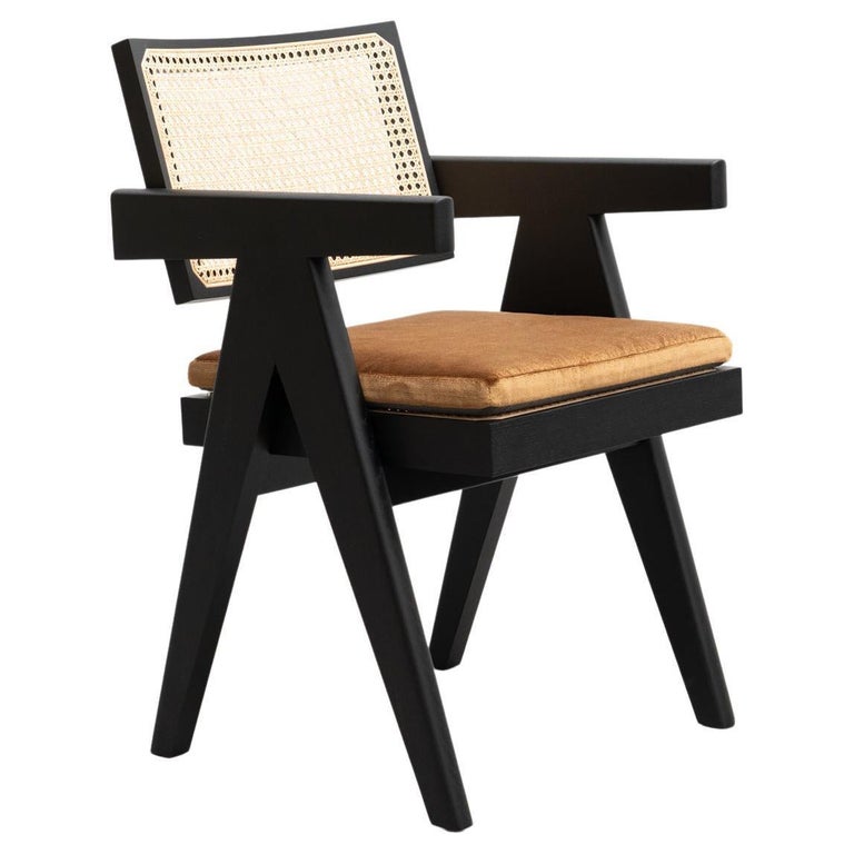 https://a.1stdibscdn.com/pierre-jeanneret-051-capitol-complex-office-chair-with-cushion-by-cassina-for-sale/1121189/f_322679821674132091241/32267982_datamatics.jpg?width=768