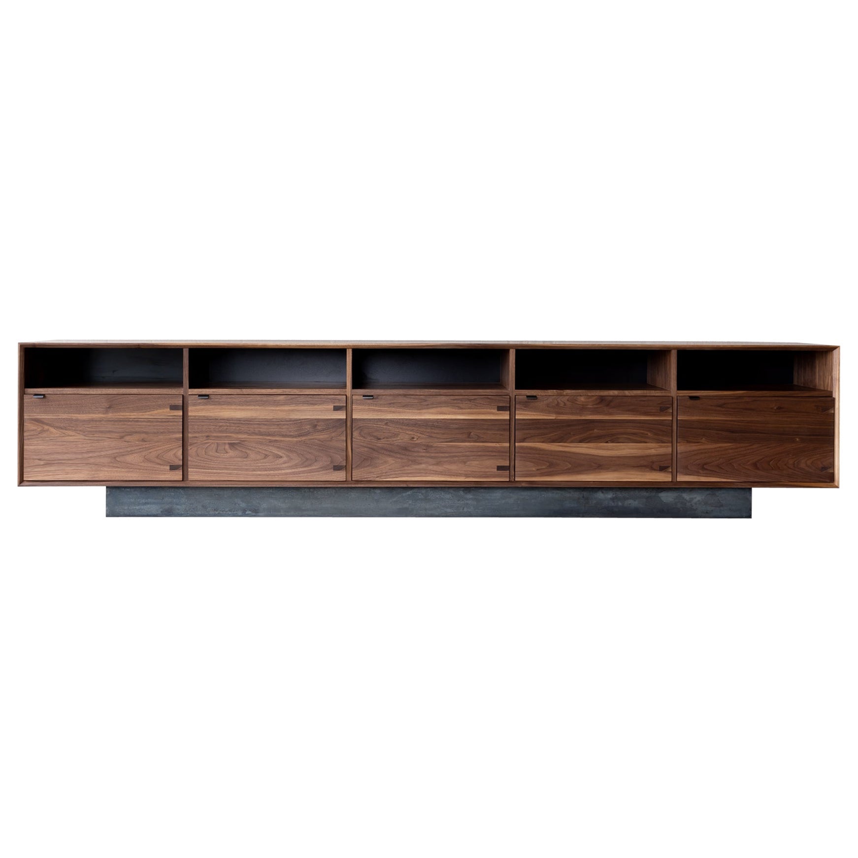 https://a.1stdibscdn.com/baxter-long-credenza-sideboard-av-unit-in-walnut-by-autonomous-furniture-for-sale/1121189/f_324214121674837492347/32421412_datamatics.jpg