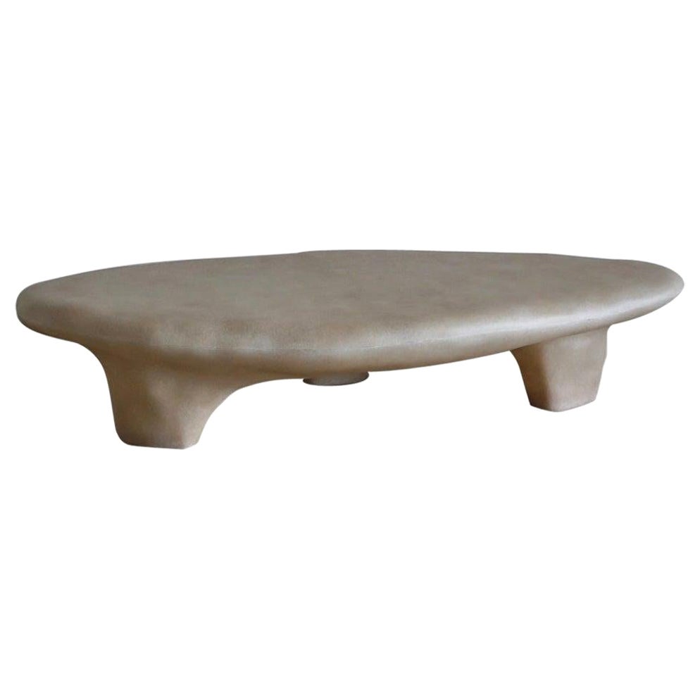 https://a.1stdibscdn.com/small-white-tripod-coffee-table-by-kar-for-sale/f_12192/f_417181921727801293800/32706232_datamatics.jpg