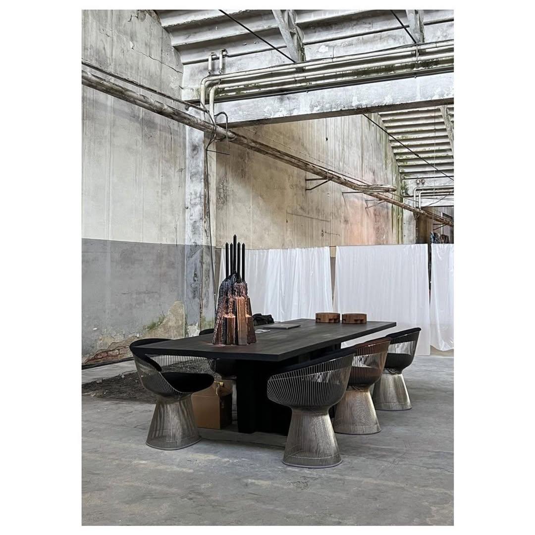 https://a.1stdibscdn.com/burnt-iroko-wood-rectangulartable-with-rectangular-beam-base-by-arno-declercq-for-sale-picture-11/f_12192/f_320118021749550565388/331968418_861327711611670_3296814130964957792_n_master.jpg