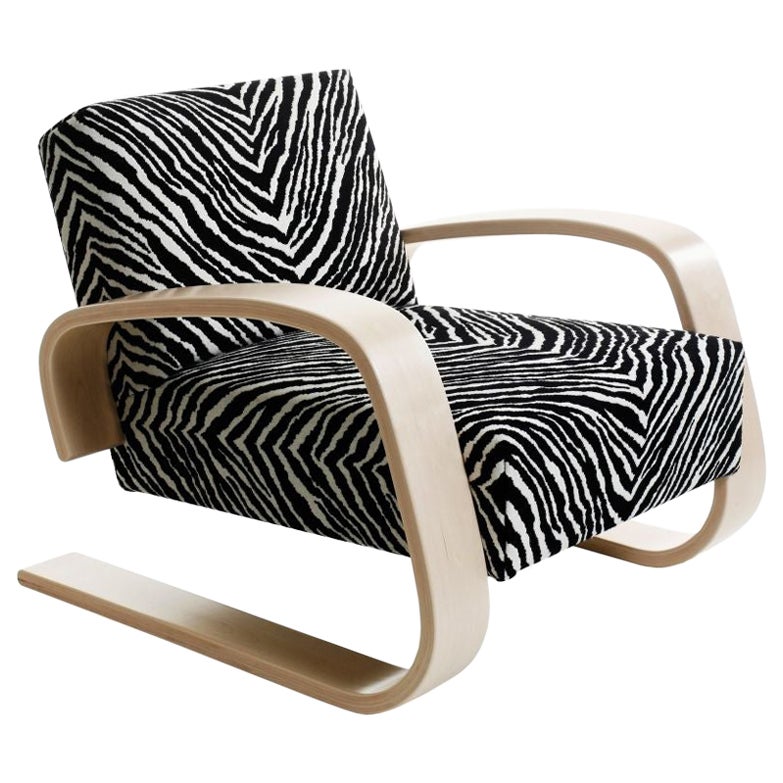 https://a.1stdibscdn.com/alvar-aalto-400-tank-armchair-in-zebra-for-artek-for-sale/1121189/f_335111321680719949571/33511132_datamatics.jpeg