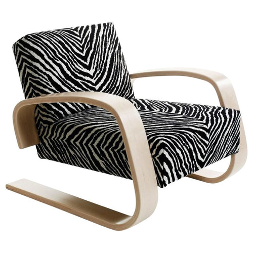https://a.1stdibscdn.com/alvar-aalto-400-tank-armchair-in-zebra-for-artek-for-sale/1121189/f_335111321680719949571/33511132_datamatics.jpeg