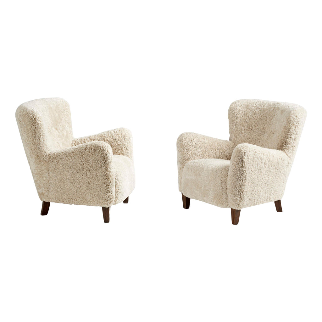 https://a.1stdibscdn.com/pair-of-custom-made-ryo-low-sheepskin-lounge-chairs-for-sale/1121189/f_336750821711374847141/33675082_datamatics.jpg