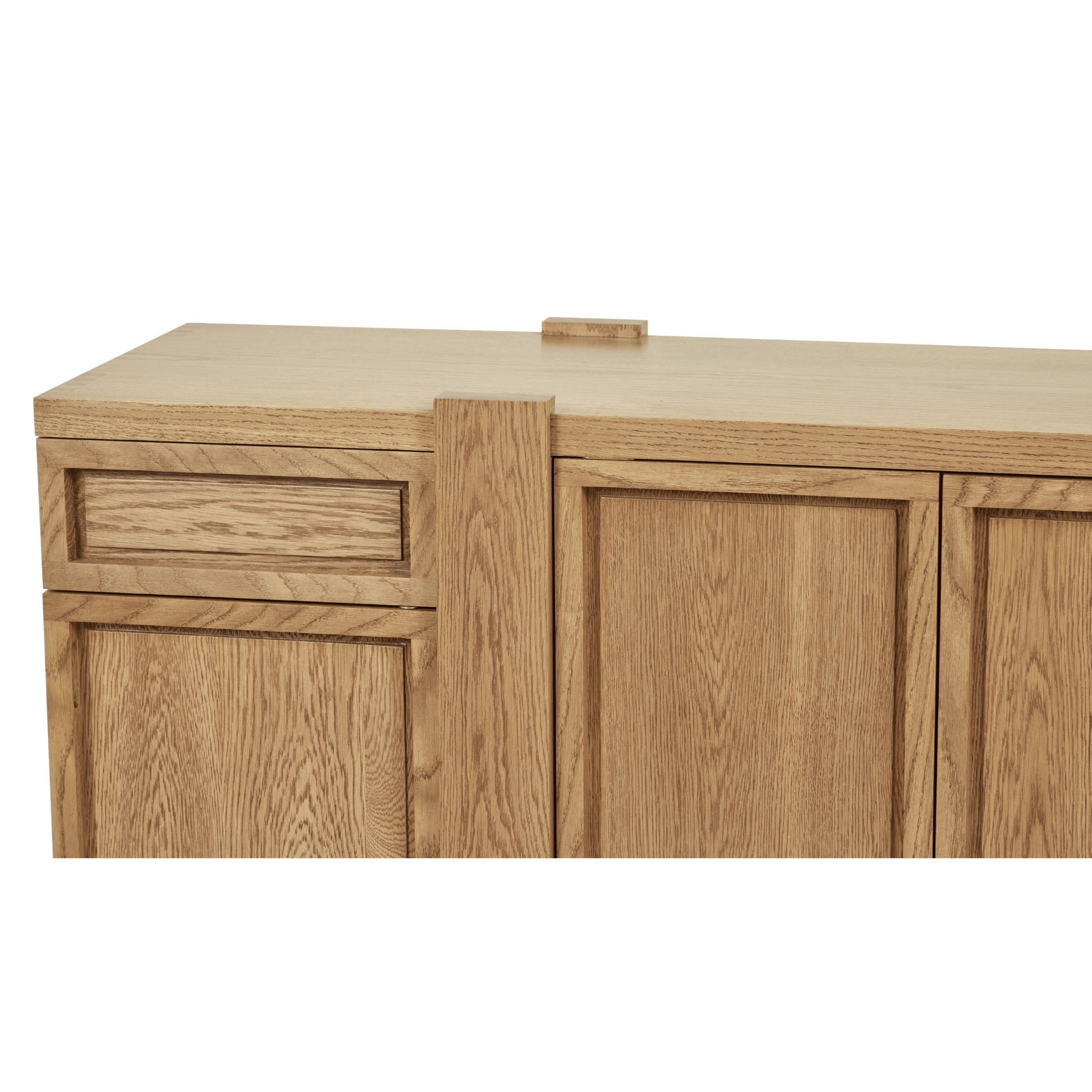 https://a.1stdibscdn.com/lake-sideboard-in-summer-aged-white-oak-by-august-abode-for-sale-picture-10/f_56632/f_288694221719549285792/33_master.jpg