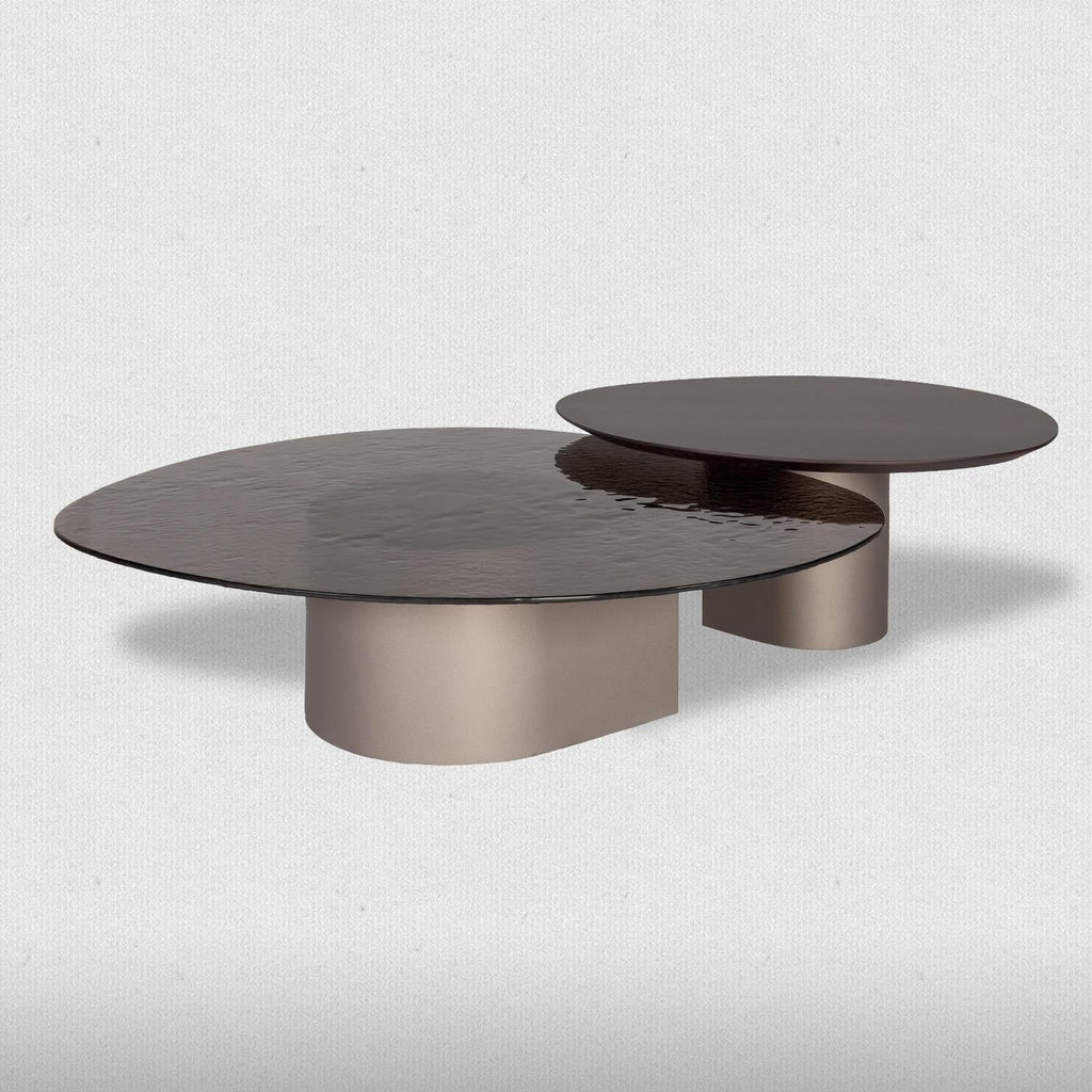 https://a.1stdibscdn.com/fusion-glass-nested-coffee-tables-with-bronze-base-for-sale-picture-3/f_27693/f_489158421771625405056/347236828_631531342344220_4101016829947903245_n_master.jpg