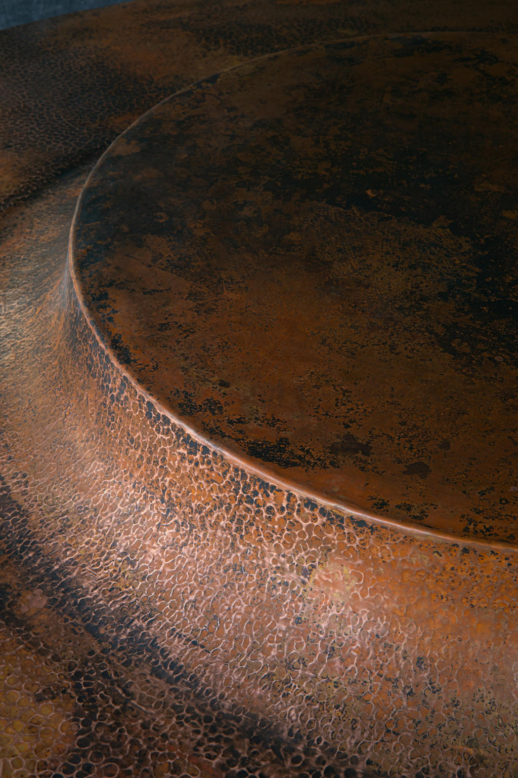https://a.1stdibscdn.com/contemporary-mexican-obj-06-coffee-table-in-natural-copper-for-sale-picture-7/f_70152/f_476765721763970839280/34_ManuBano_master.jpg