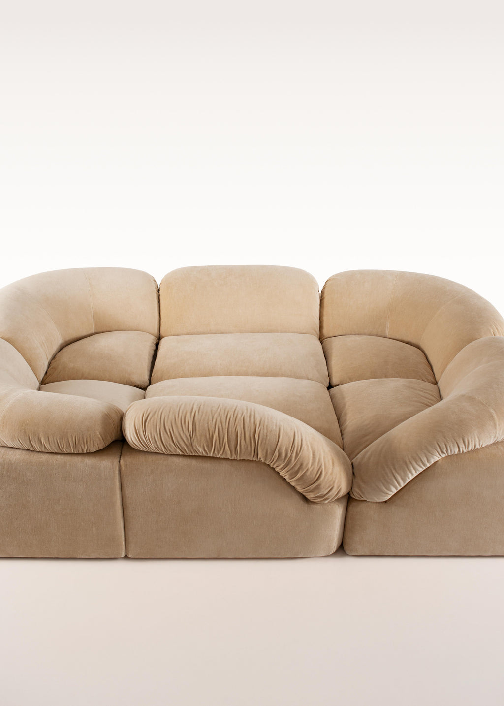 https://a.1stdibscdn.com/customizable-tacchini-butter-modular-sofa-by-faye-toogood-for-sale-picture-5/f_44652/f_452315121748530312103/35_PS_TACCHINI_Faye_Toogood_Butter_sofa_master.jpg