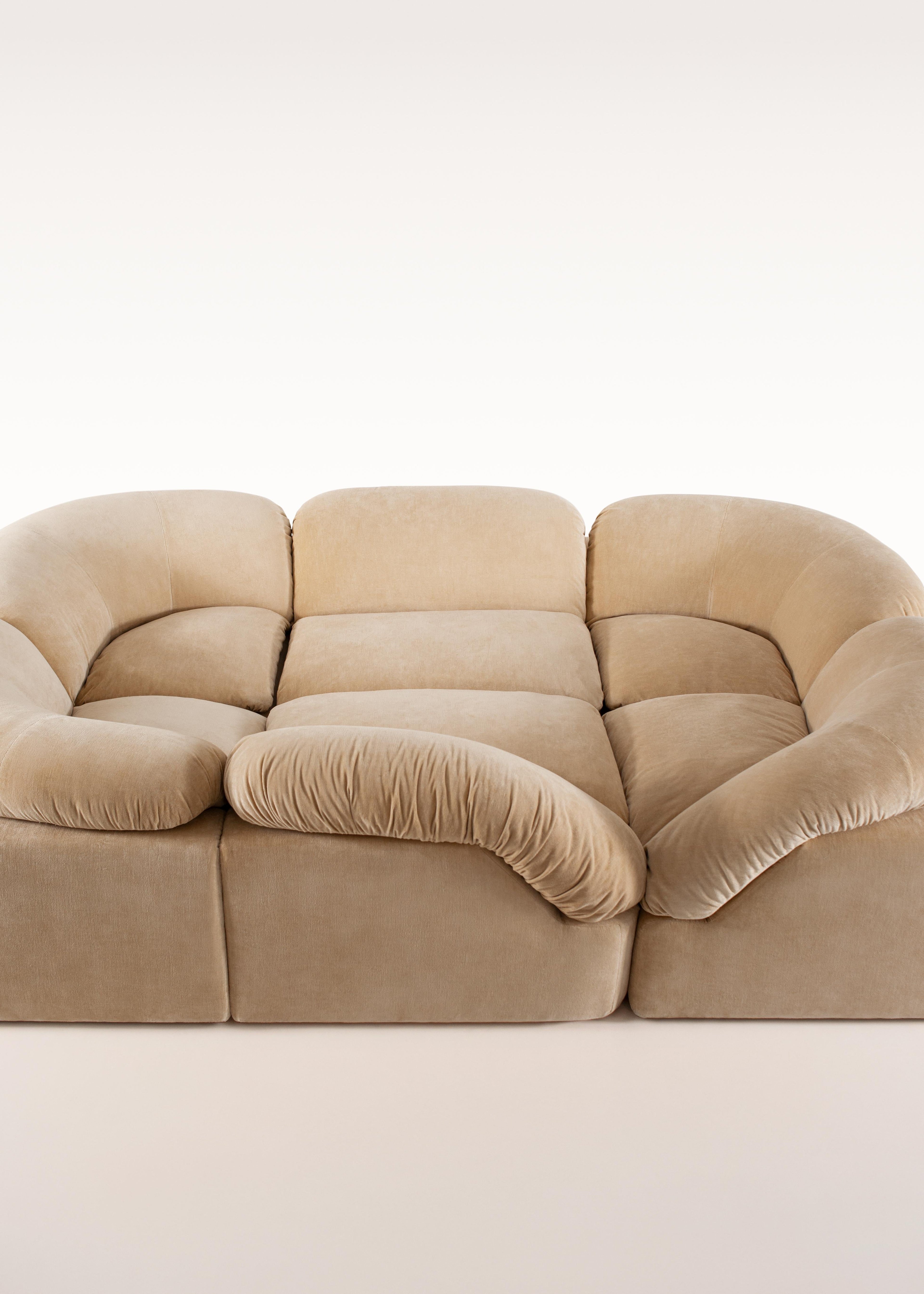 https://a.1stdibscdn.com/customizable-tacchini-butter-modular-sofa-by-faye-toogood-for-sale-picture-5/f_44652/f_452315121748530312103/35_PS_TACCHINI_Faye_Toogood_Butter_sofa_master.jpg