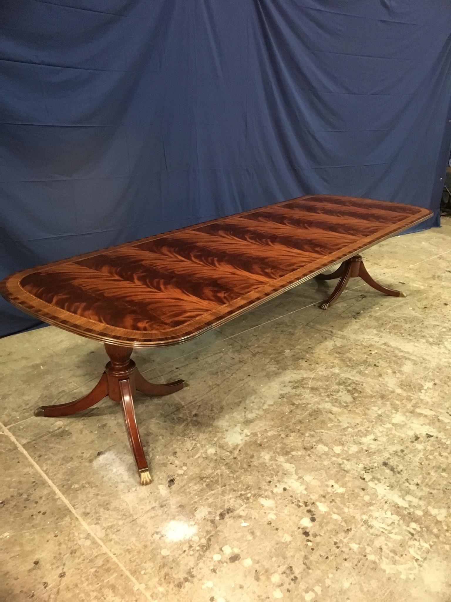 https://a.1stdibscdn.com/custom-traditional-mahogany-georgian-dining-table-by-leighton-hall-for-sale-picture-5/f_44162/f_143056911554694702686/360C20CD_6543_4695_ABB6_450635EC4355_master.jpeg