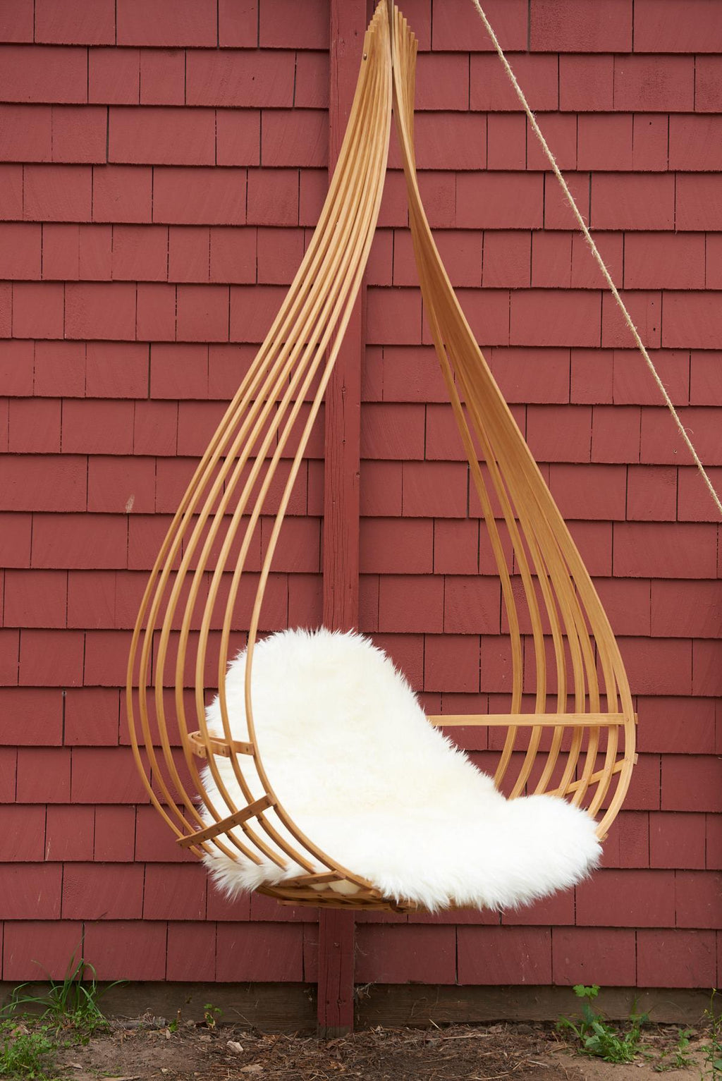 https://a.1stdibscdn.com/le-nid-hanging-chair-for-sale-picture-4/f_81832/f_327362821676236119205/361A79B7_8C60_48AC_83FE_227F328F3095_master.jpeg