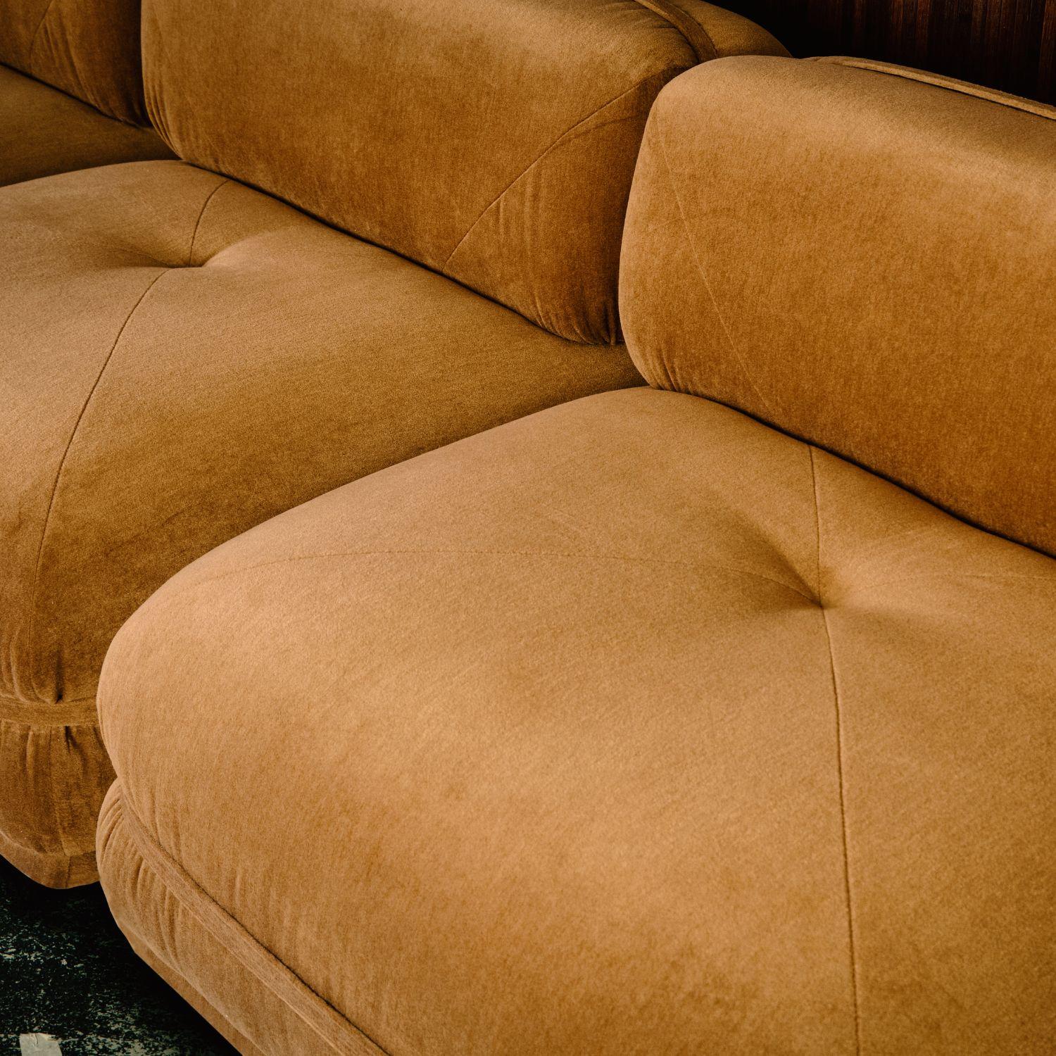 https://a.1stdibscdn.com/banda-sofa-in-mohair-velvet-by-duistt-for-sale-picture-4/f_63222/f_452285221748517422127/_362_banda_sofa_duistt_20250512094425_master.jpg
