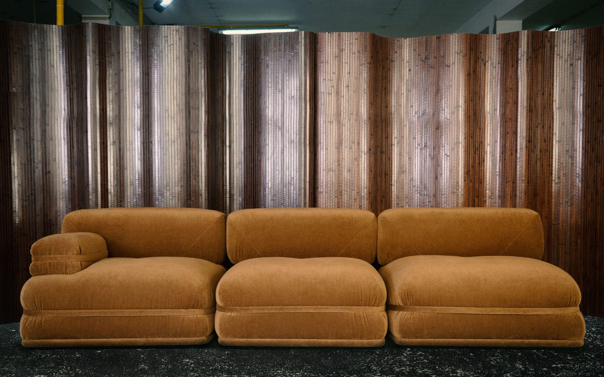 https://a.1stdibscdn.com/banda-sofa-in-mohair-velvet-by-duistt-for-sale-picture-2/f_63222/f_452285221748517398837/_362_banda_sofa_duistt_ivv_20250430135254_master.jpg
