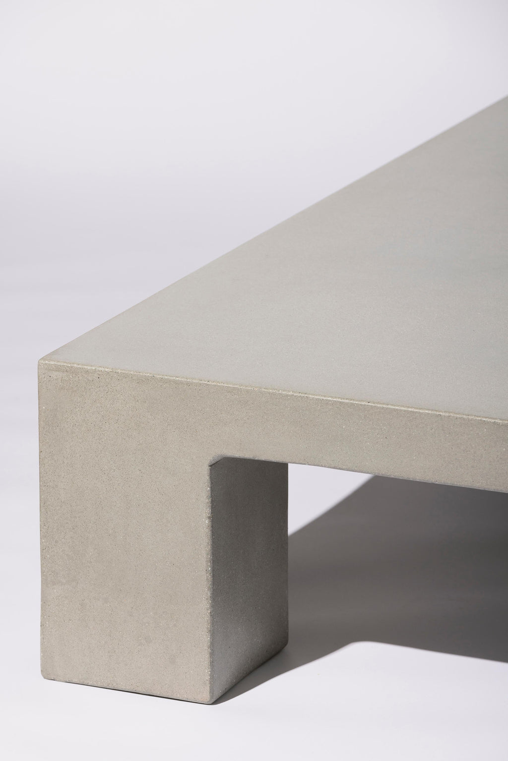 https://a.1stdibscdn.com/james-de-wulf-block-coffee-table-square-60-x-60-for-sale-picture-2/f_12242/f_304189521663117781821/365A4336_2_master.jpg