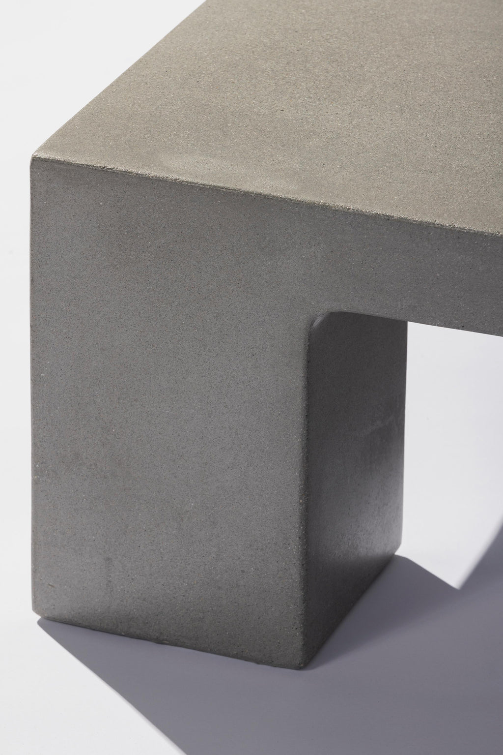 https://a.1stdibscdn.com/james-de-wulf-block-coffee-table-square-60-x-60-for-sale-picture-4/f_12242/f_304189521663117814901/365A4495_master.jpg