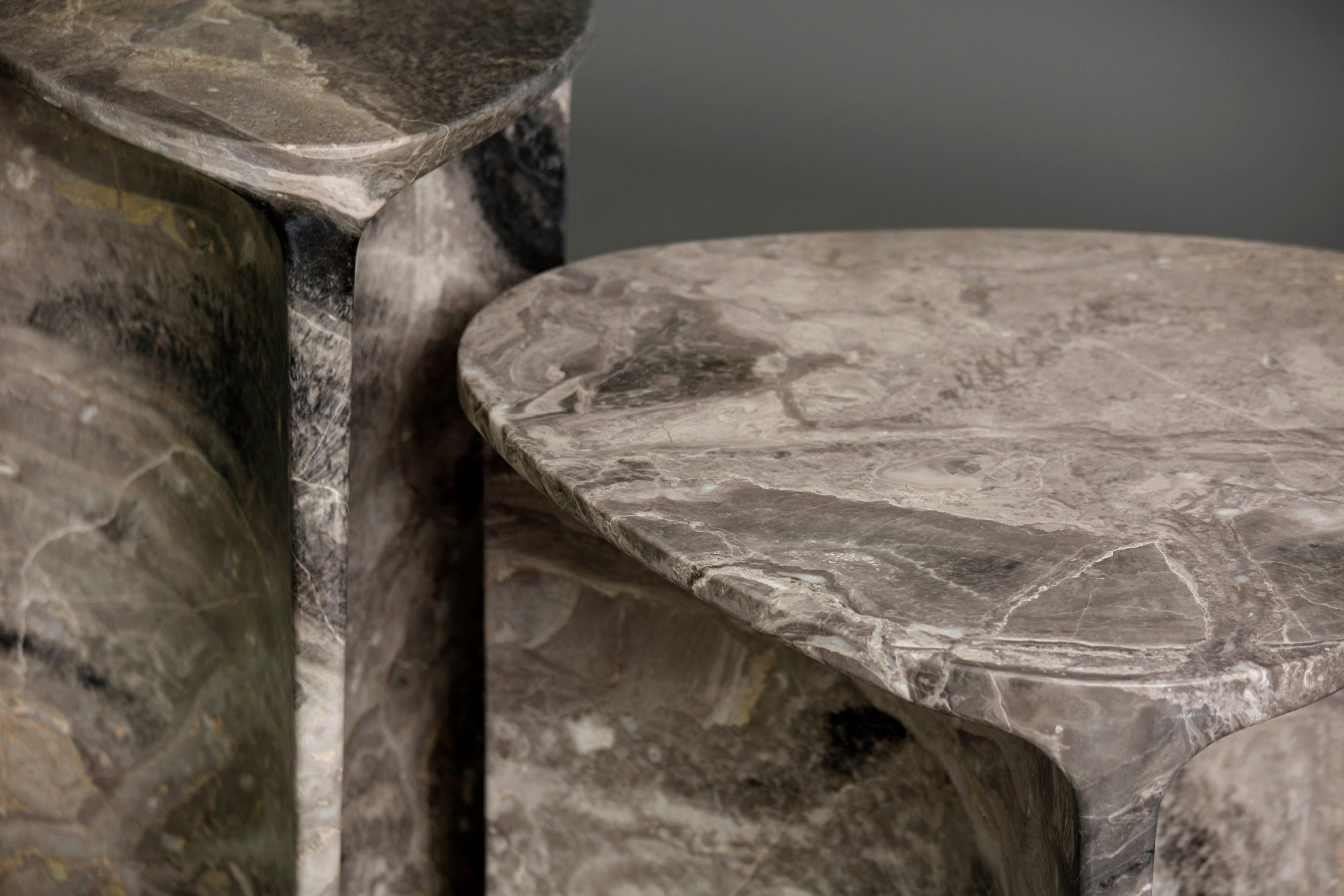 https://a.1stdibscdn.com/carv-occasional-table-in-orobico-marble-by-daniel-fintzi-for-formar-for-sale-picture-8/f_76782/f_314403621669198681978/36_CARV_ORO_master.jpg