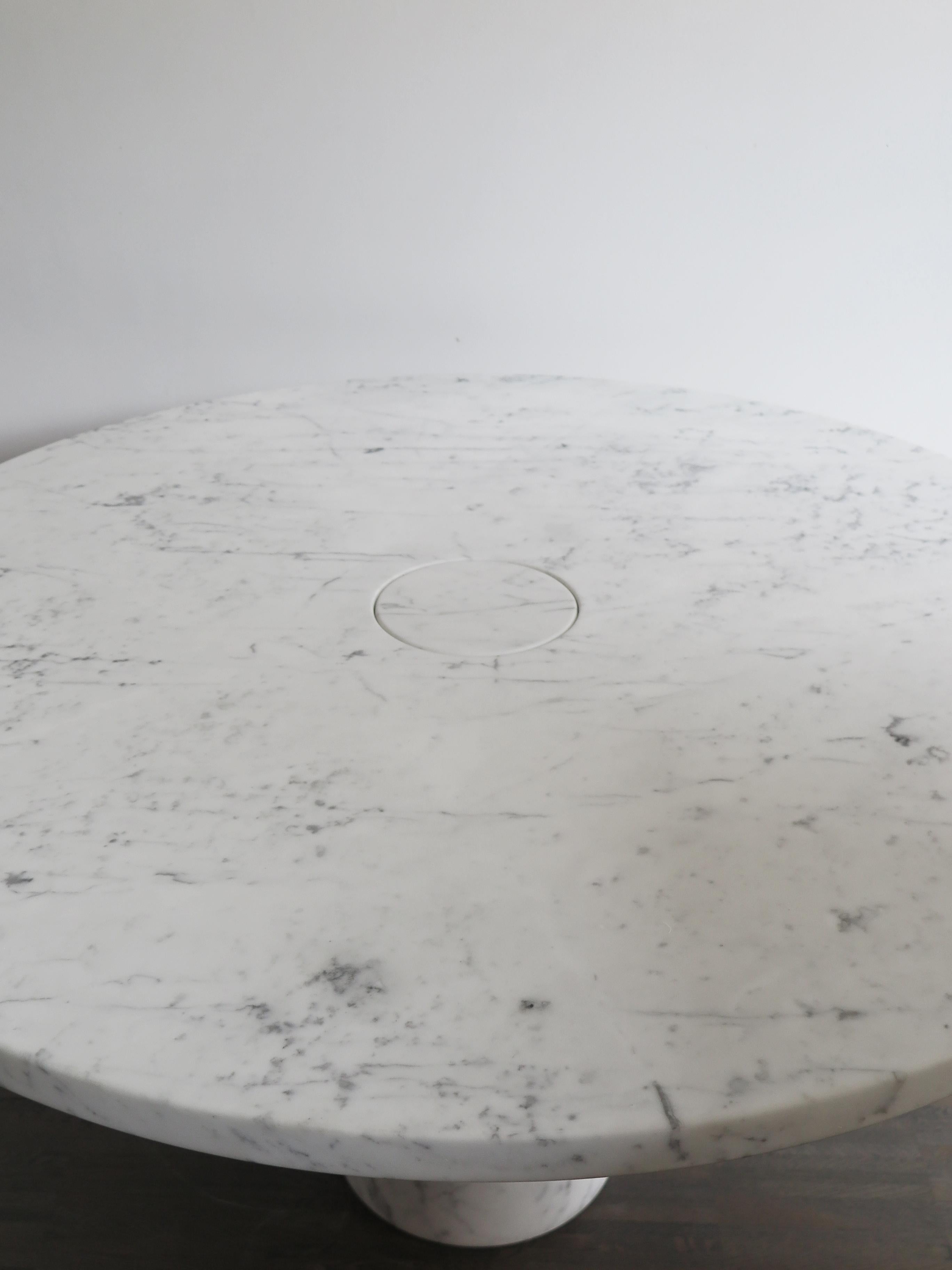 https://a.1stdibscdn.com/angelo-mangiarotti-for-agapecasa-italian-eros-white-carrara-marble-table-for-sale-picture-5/f_33883/f_285664121651930646138/3722_Angelo_Mangiarotti_Agape_Casa_tavolo_Eros_e_master.JPG