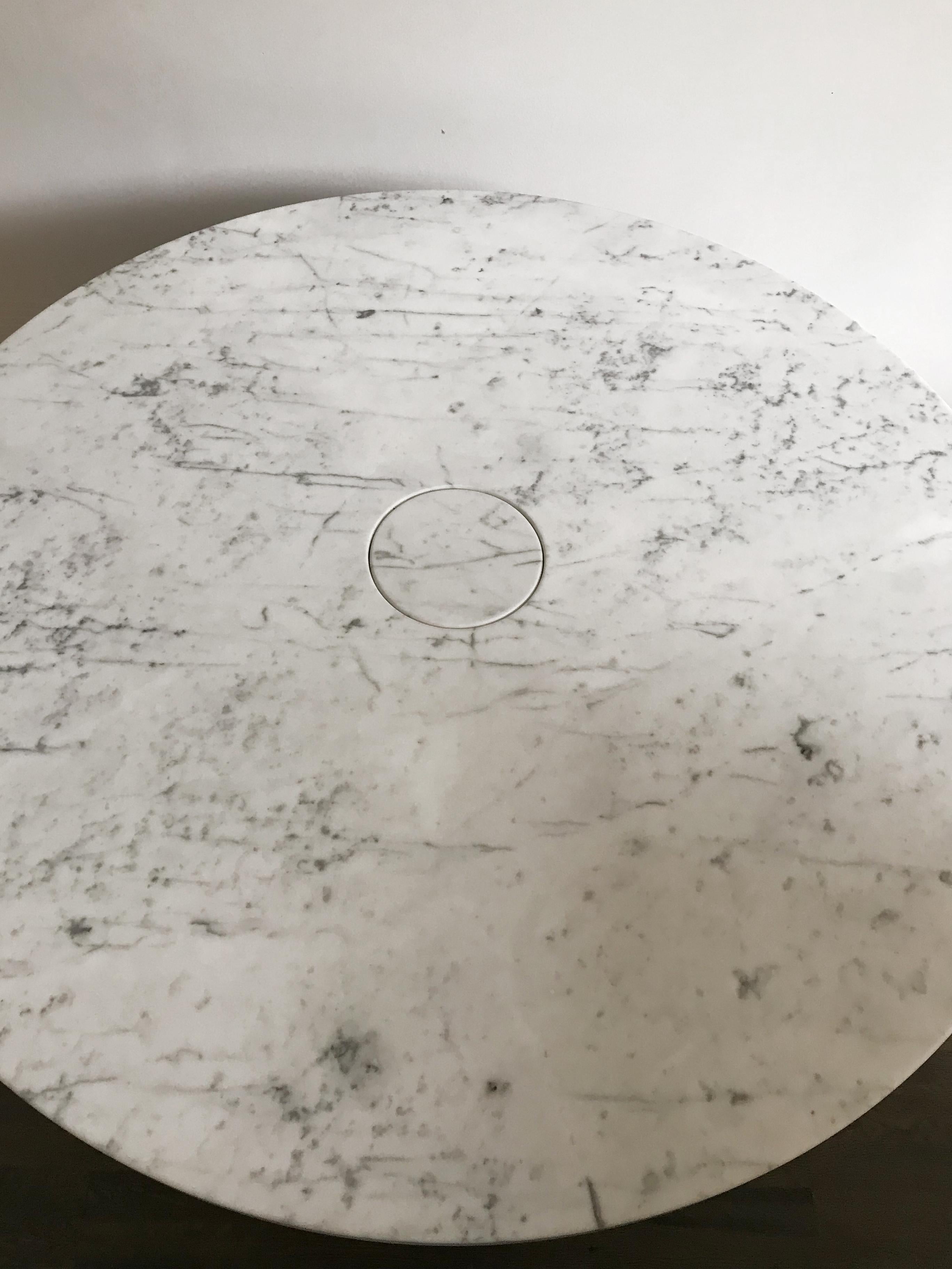 https://a.1stdibscdn.com/angelo-mangiarotti-for-agapecasa-italian-eros-white-carrara-marble-table-for-sale-picture-6/f_33883/f_285664121651930644944/3722_Angelo_Mangiarotti_Agape_Casa_tavolo_Eros_g_master.jpg