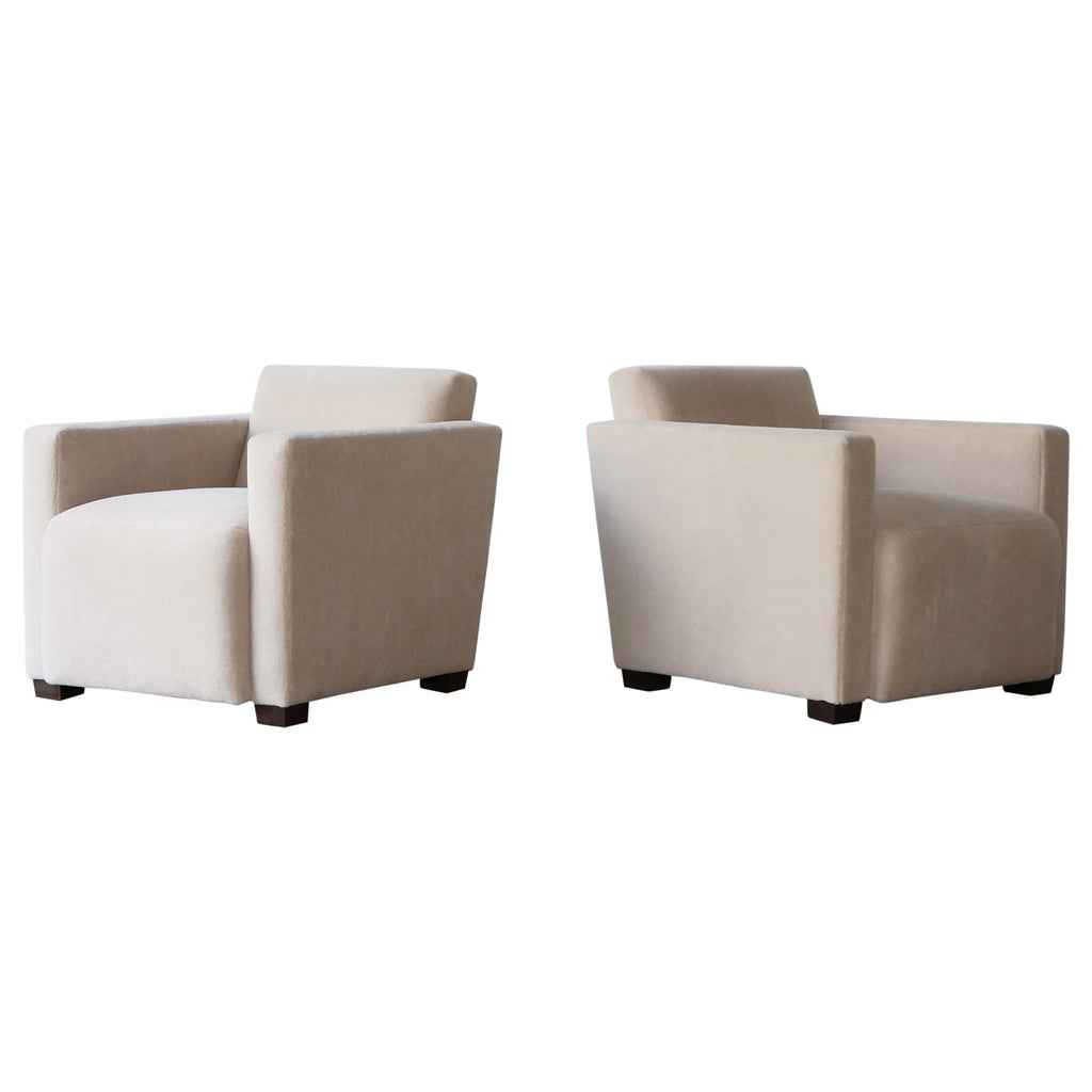https://a.1stdibscdn.com/a-pair-of-angular-armchairs-upholstered-in-pure-alpaca-for-sale/f_22593/f_489582321771944388665/37529282_datamatics.jpg