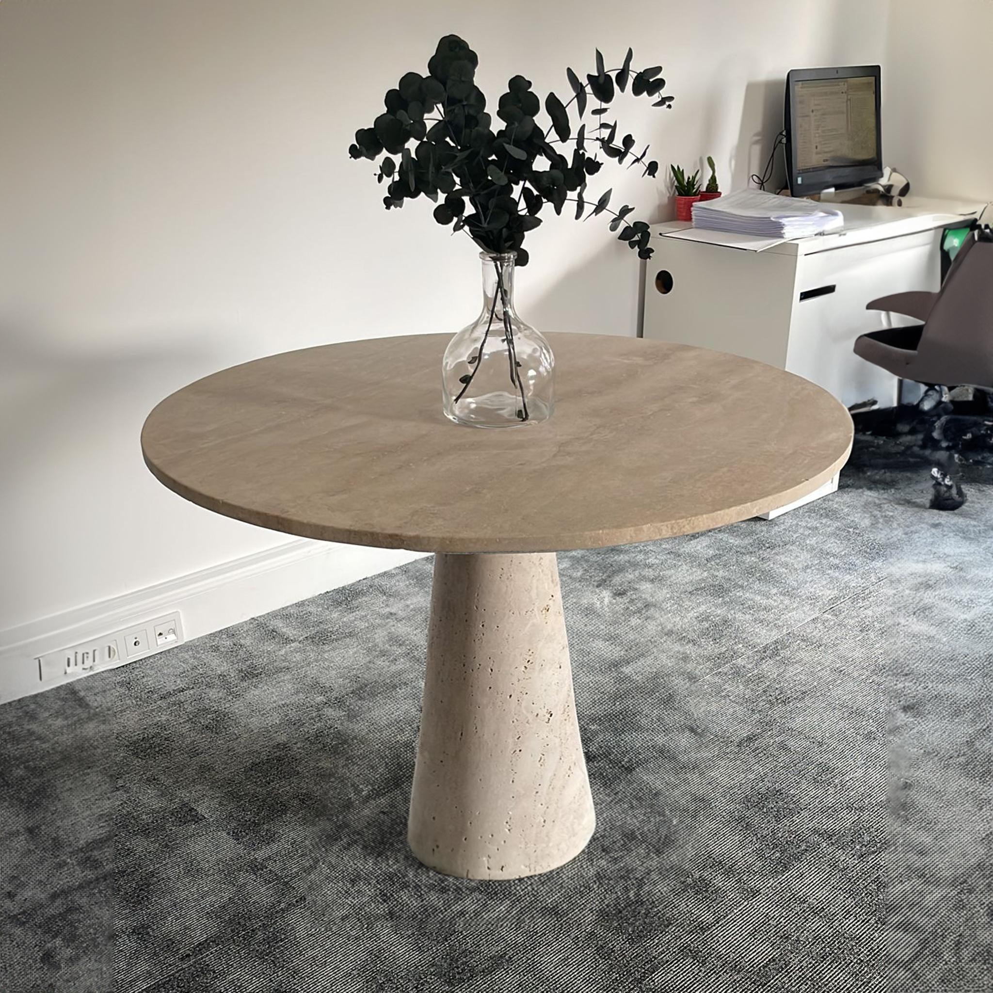 https://a.1stdibscdn.com/minimalist-travertine-round-center-table-marble-living-room-coctail-table-for-sale-picture-6/f_91932/f_430929021744194838071/380381978_177985958654697_5759855503057057161_n_master.jpg