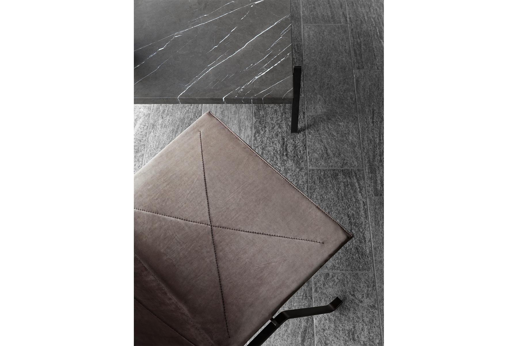 https://a.1stdibscdn.com/poul-kjaerholm-model-pk22-natural-canvas-for-sale-picture-11/f_13532/f_234026821618558397304/3811_PK22_and_PK61_60_year_Anniversary_set_master.jpg