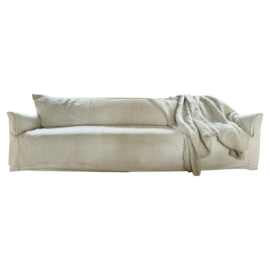 https://a.1stdibscdn.com/the-hamptons-slipcovered-sofa-from-the-collection-by-michael-del-piero-for-sale/1121189/f_383048921707929795420/38304892_datamatics.jpg