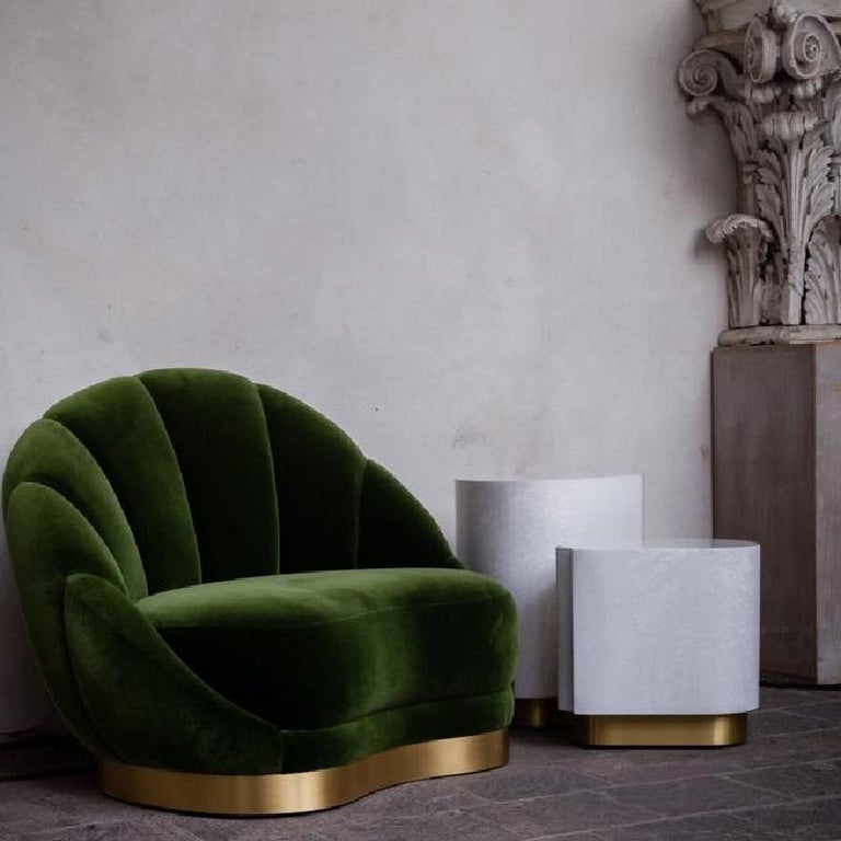 https://a.1stdibscdn.com/hollywood-regency-style-velvet-lounge-chair-w-channel-back-and-brass-base-for-sale-picture-12/f_27693/f_491531221773120649540/38545827_2285469278134960_2502291244214910976_n_master.jpg?width=768