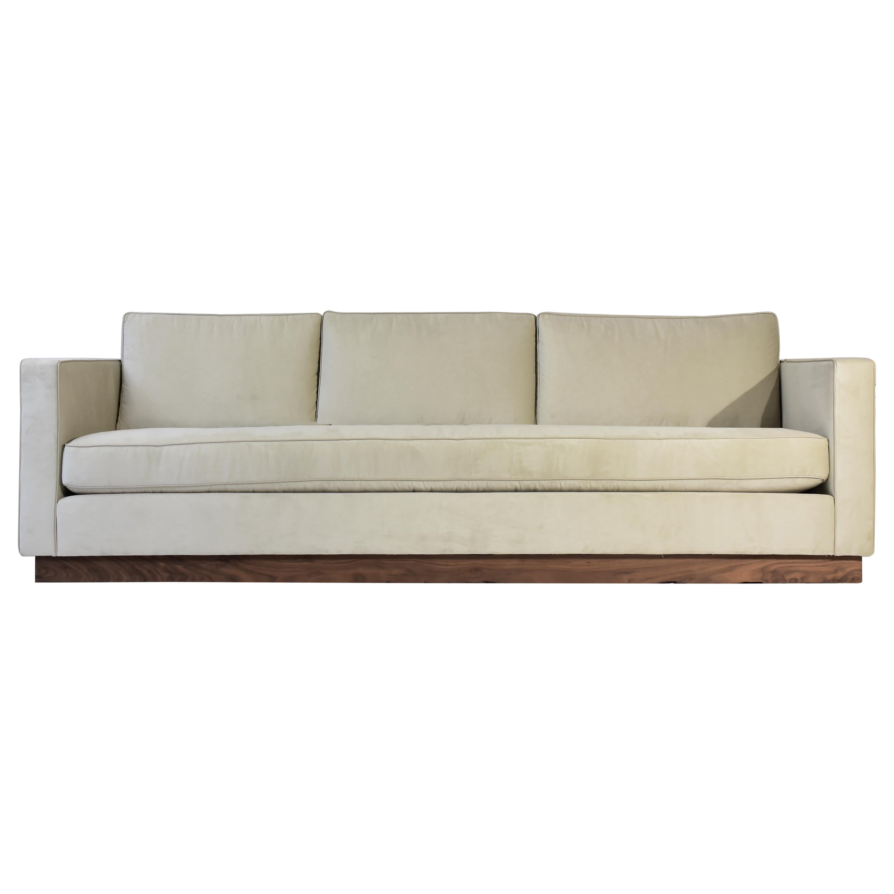 https://a.1stdibscdn.com/le-jeune-upholstery-shaker-3-seat-sofa-showroom-model-for-sale/1121189/f_386321121709372620536/38632112_datamatics.jpg