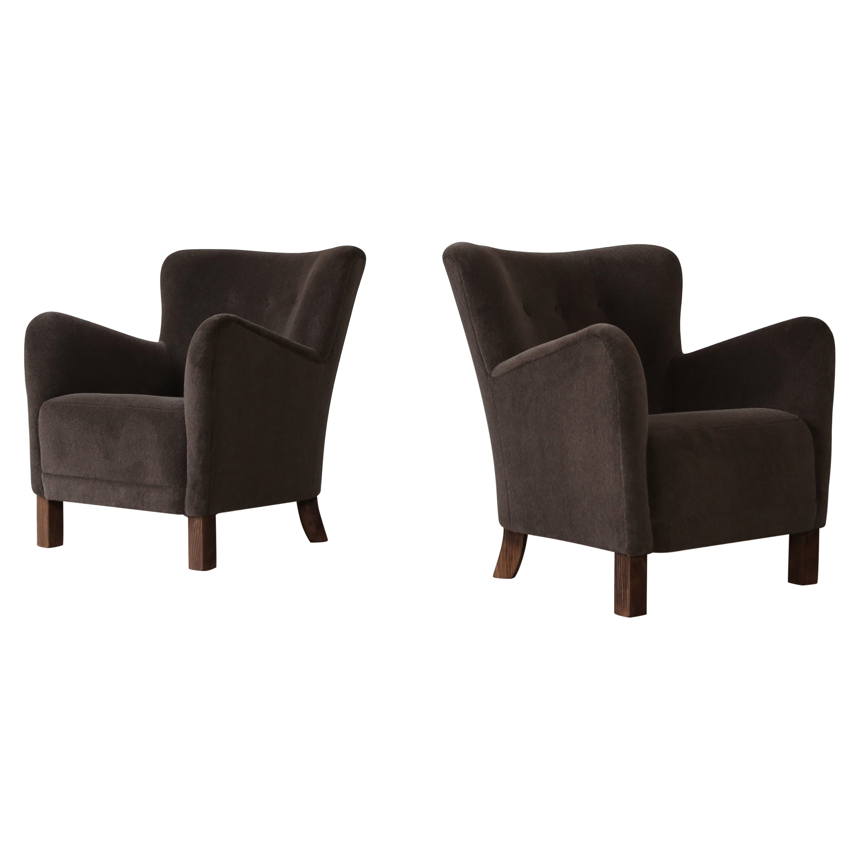 https://a.1stdibscdn.com/pair-of-armchairs-upholstered-in-pure-alpaca-for-sale/1121189/f_389792421711374757593/38979242_datamatics.jpg