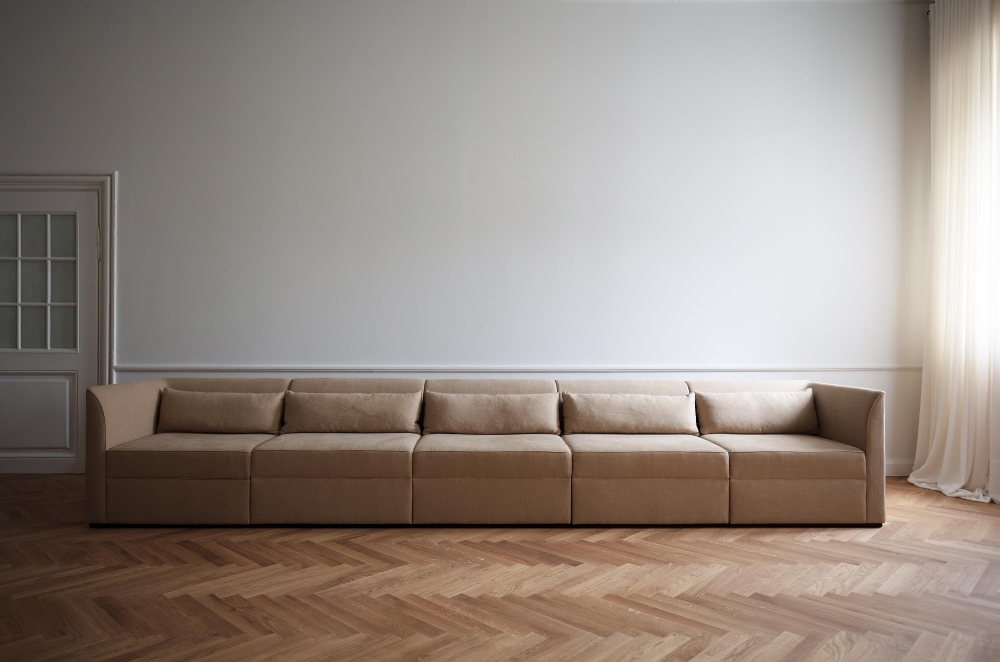 https://a.1stdibscdn.com/contemporary-sofa-femme-modular-5-seater-in-beige-fabric-by-friendsfounders-for-sale-picture-2/f_31233/f_446957021745400509570/3DAYS_24_03_master.jpg