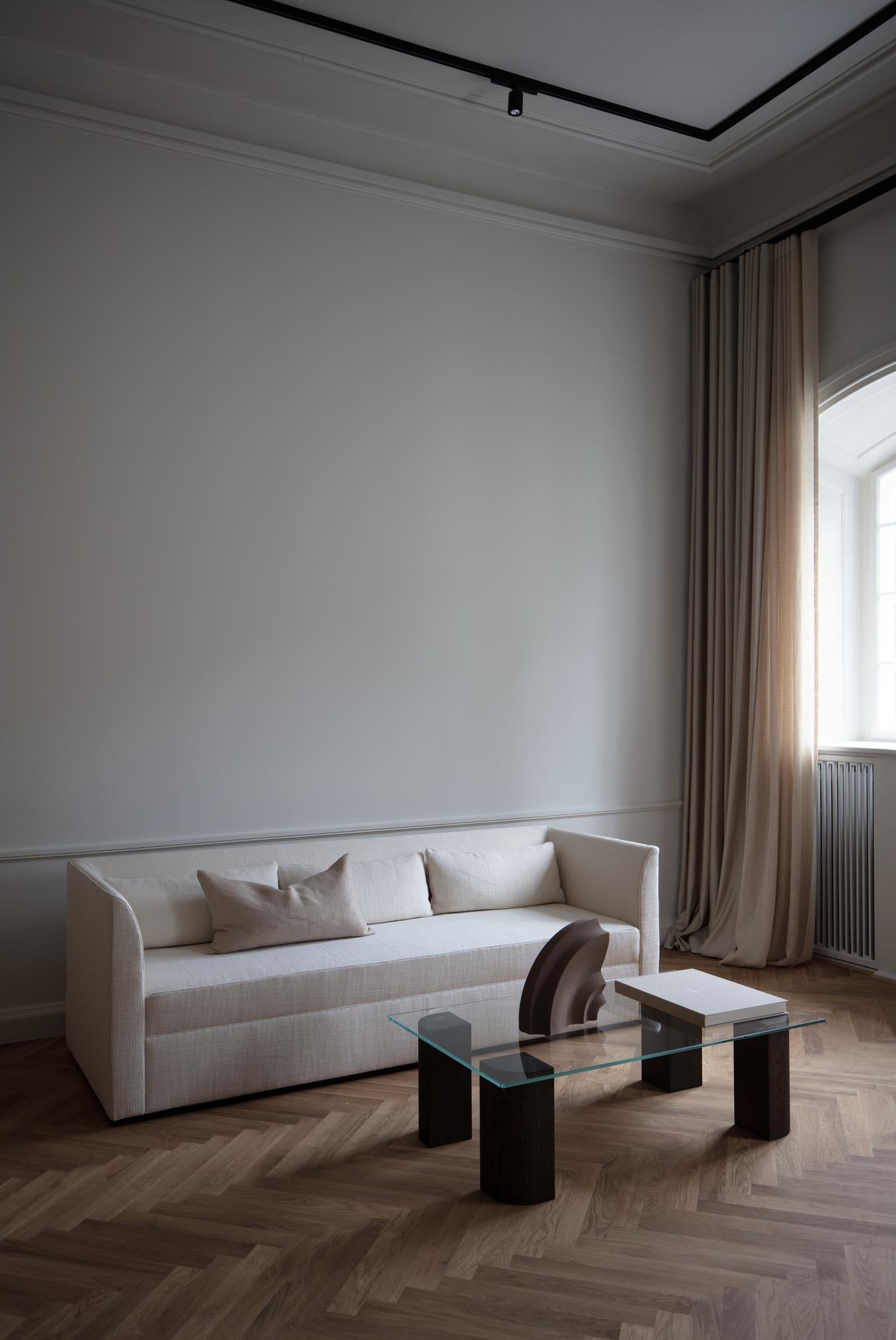 https://a.1stdibscdn.com/contemporary-sofa-femme-deep-3-seater-by-friendsfounders-in-white-linen-for-sale-picture-8/f_31233/f_446960321745402114705/3DAYS_24_13_master.jpg