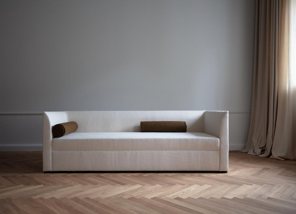 https://a.1stdibscdn.com/contemporary-sofa-femme-deep-3-seater-by-friendsfounders-in-white-linen-for-sale-picture-6/f_31233/f_446960321745402114721/3DAYS_24_18_master.jpg