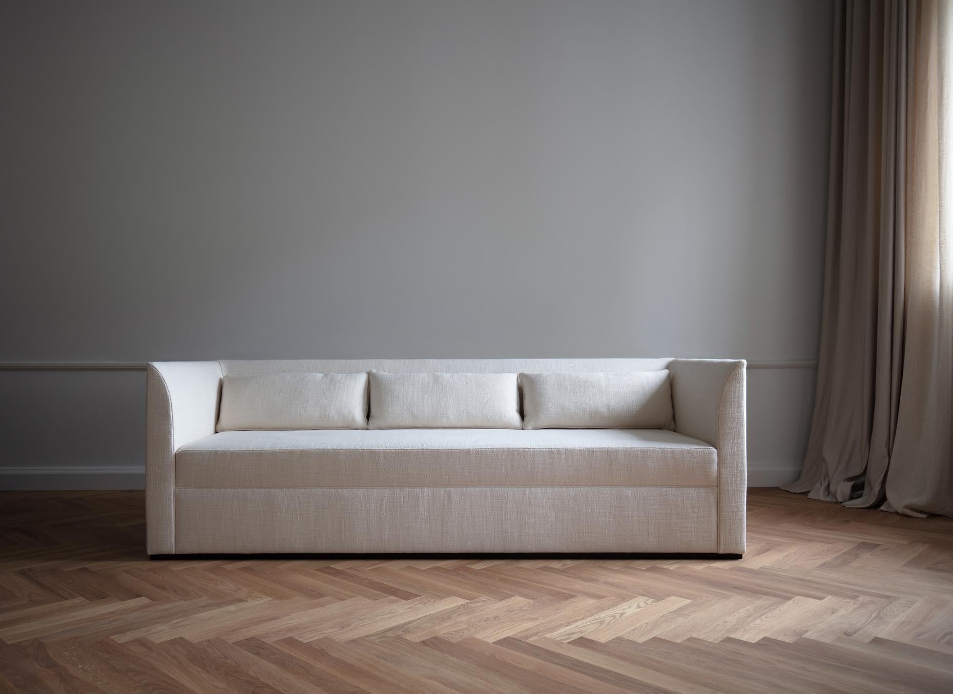 https://a.1stdibscdn.com/contemporary-sofa-femme-deep-3-seater-by-friendsfounders-in-white-linen-for-sale-picture-2/f_31233/f_446960321745402115365/3DAYS_24_32_master.jpg