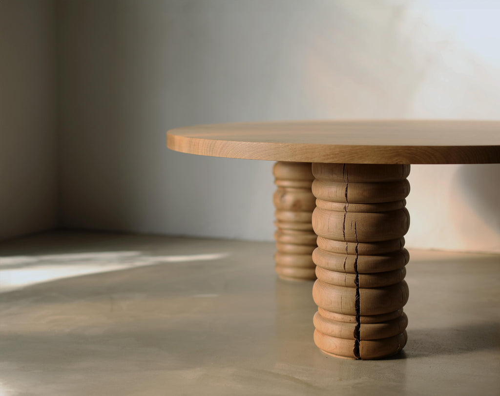 https://a.1stdibscdn.com/bead-round-coffee-table-for-sale-picture-3/f_81832/f_391049821712076417194/3F0A8564_copy_master.jpg