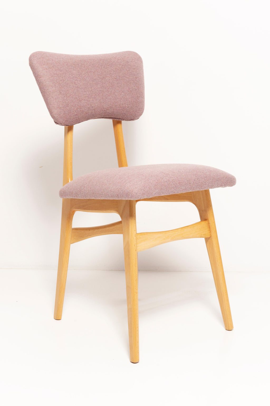 https://a.1stdibscdn.com/butterfly-dining-chair-pink-wool-light-wood-europe-for-sale-picture-3/f_34023/f_264617921639063846211/3U1A7431_master.jpg