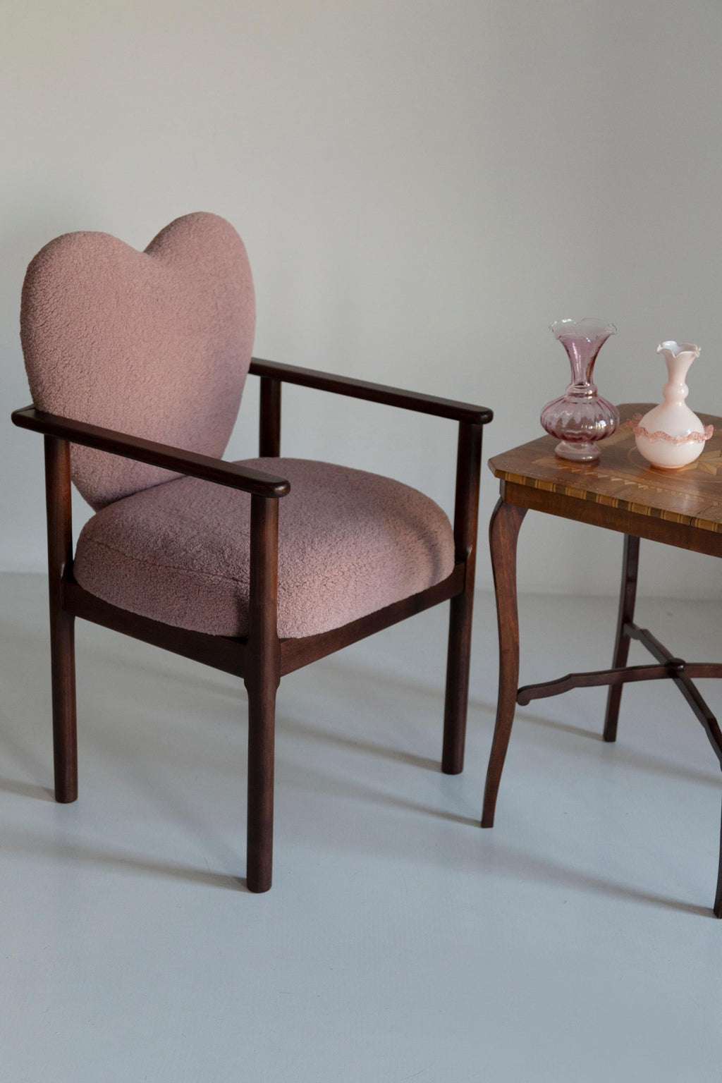 https://a.1stdibscdn.com/heart-dining-chair-pink-boucle-vintola-studio-europe-poland-for-sale-picture-2/f_34023/f_428113521734520943730/3U1A9129_master.jpg
