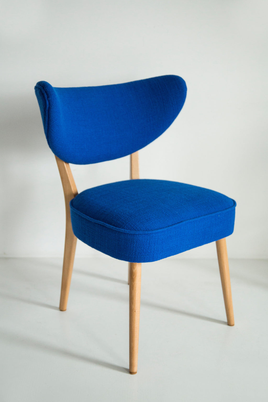 https://a.1stdibscdn.com/shell-dining-chair-very-by-dedar-by-vintola-studio-europe-poland-for-sale-picture-3/f_34023/f_415963021727098159587/3U1A9469_master.jpg