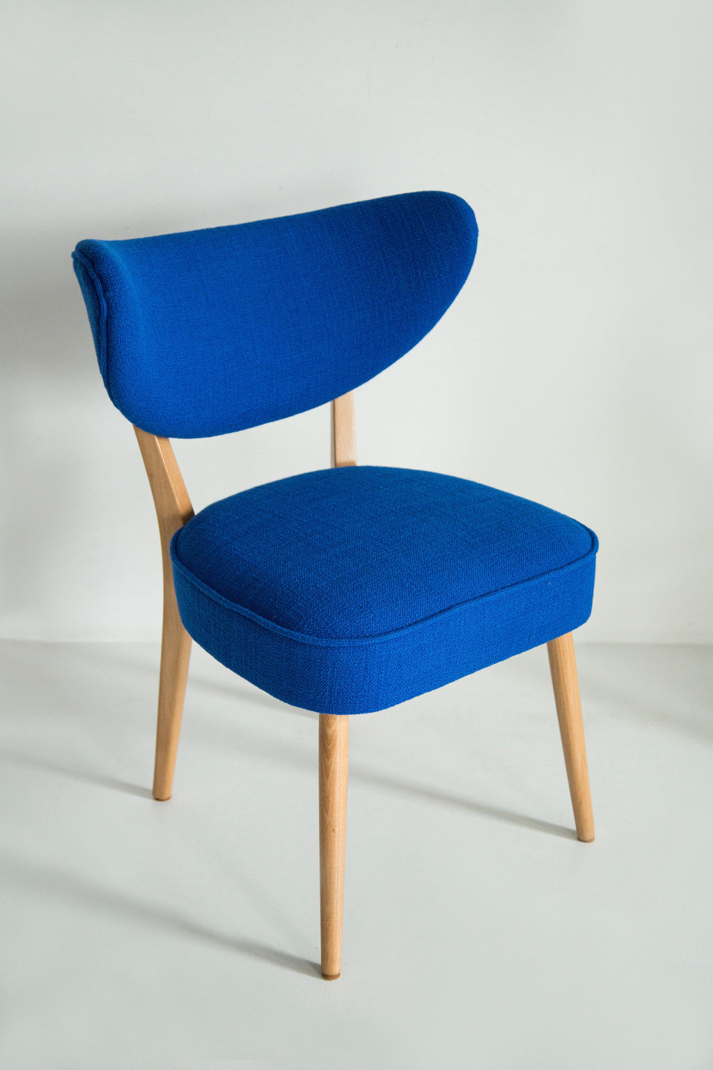 https://a.1stdibscdn.com/shell-dining-chair-very-by-dedar-by-vintola-studio-europe-poland-for-sale-picture-4/f_34023/f_415963021727098162189/3U1A9471_master.jpg