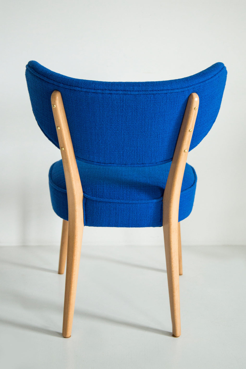 https://a.1stdibscdn.com/shell-dining-chair-very-by-dedar-by-vintola-studio-europe-poland-for-sale-picture-7/f_34023/f_415963021727098330916/3U1A9477_master.jpg