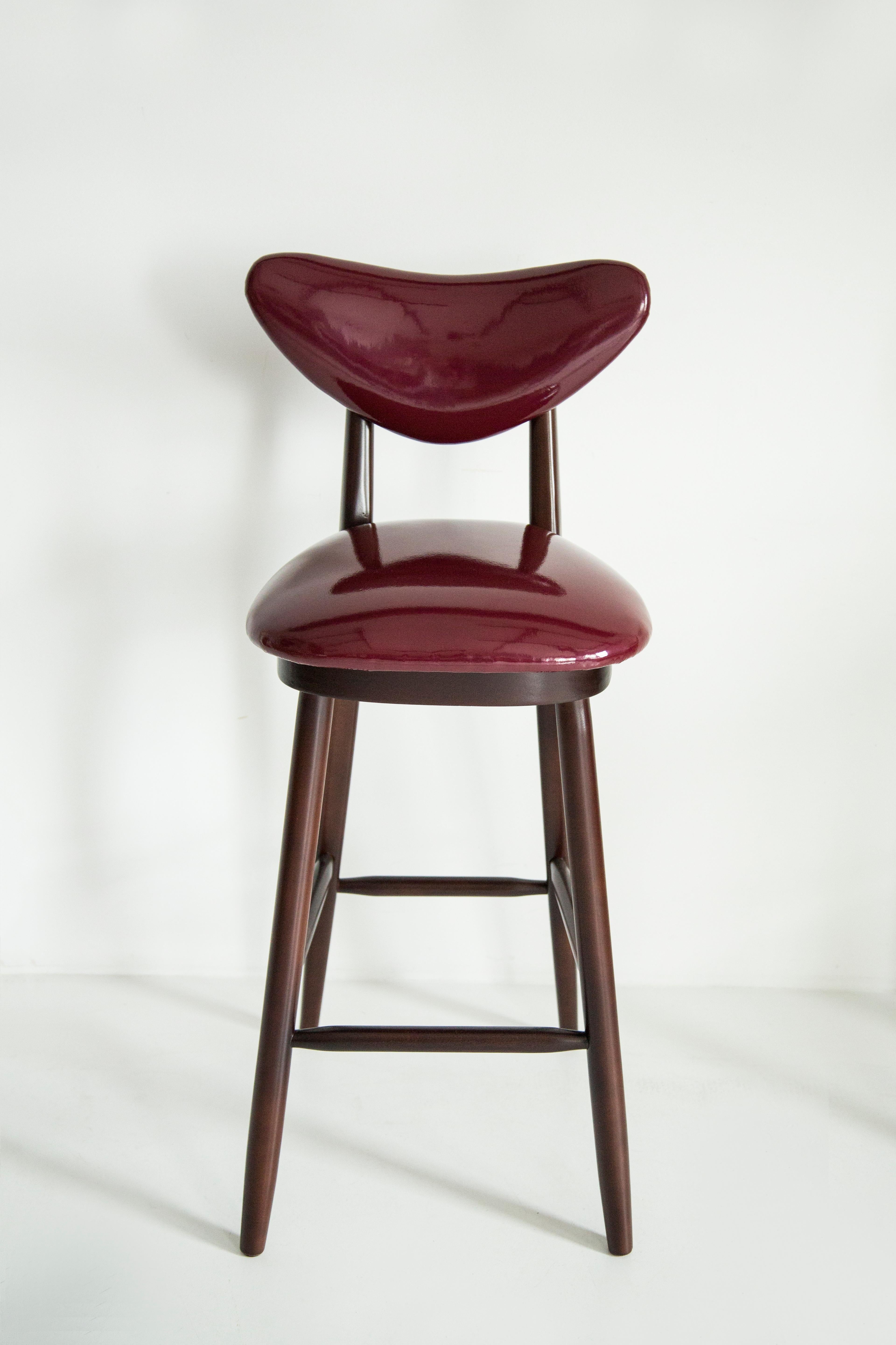 https://a.1stdibscdn.com/heart-bar-stool-chair-by-vintola-studio-europe-poland-for-sale-picture-3/f_34023/f_416455721727350970020/3U1A9491_master.jpg